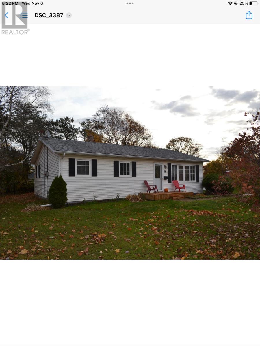 10 Lilac Avenue, Charlottetown, Prince Edward Island  C1A 6L2 - Photo 1 - 202426206