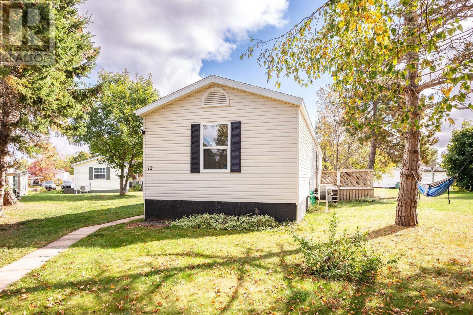 12 Spinnaker Crescent, Charlottetown, Prince Edward Island  C1C 1M5 - Photo 2 - 202427097