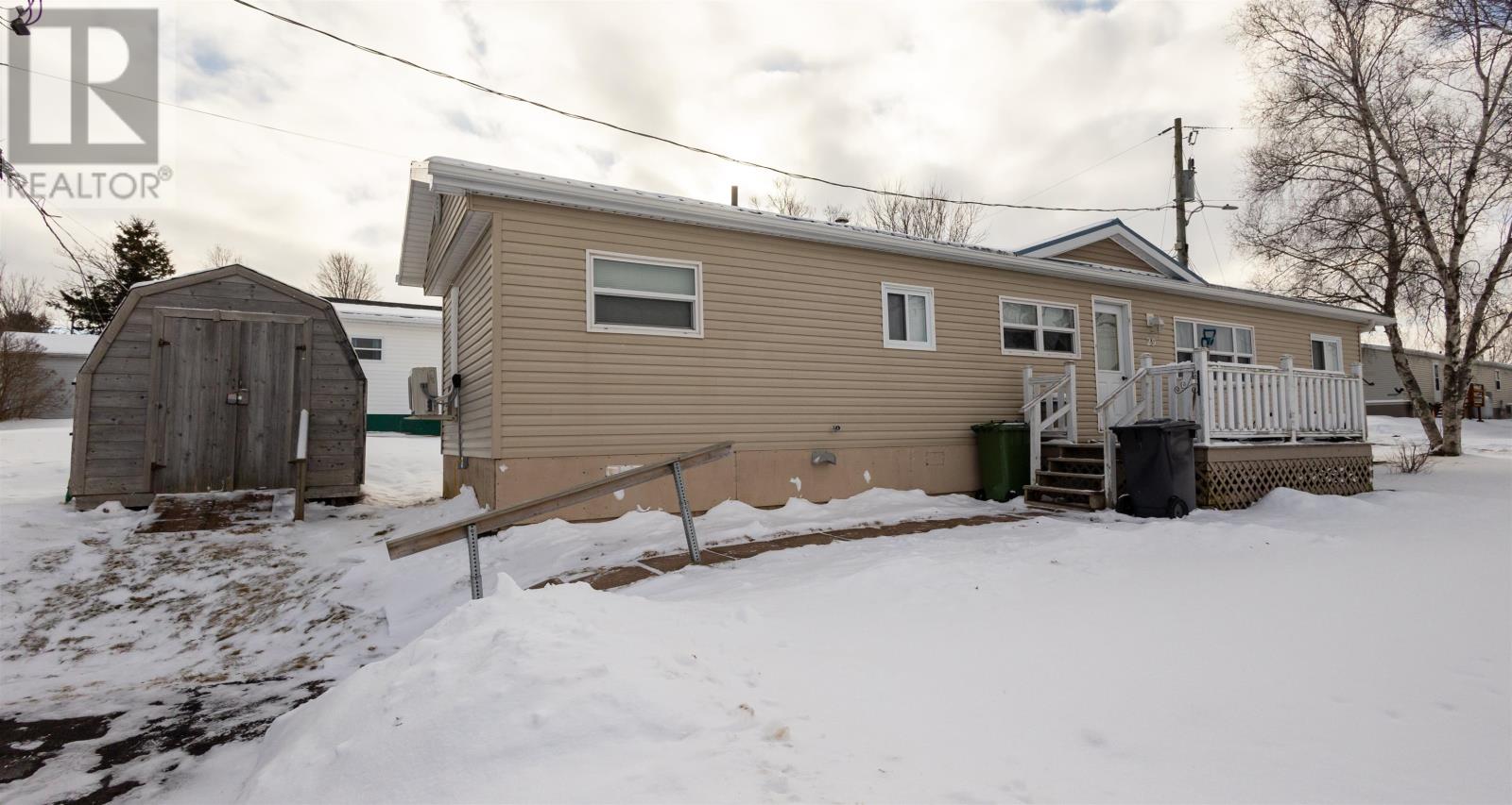 29 Heritage Drive, Cornwall, Prince Edward Island  C0A 1H5 - Photo 2 - 202501170