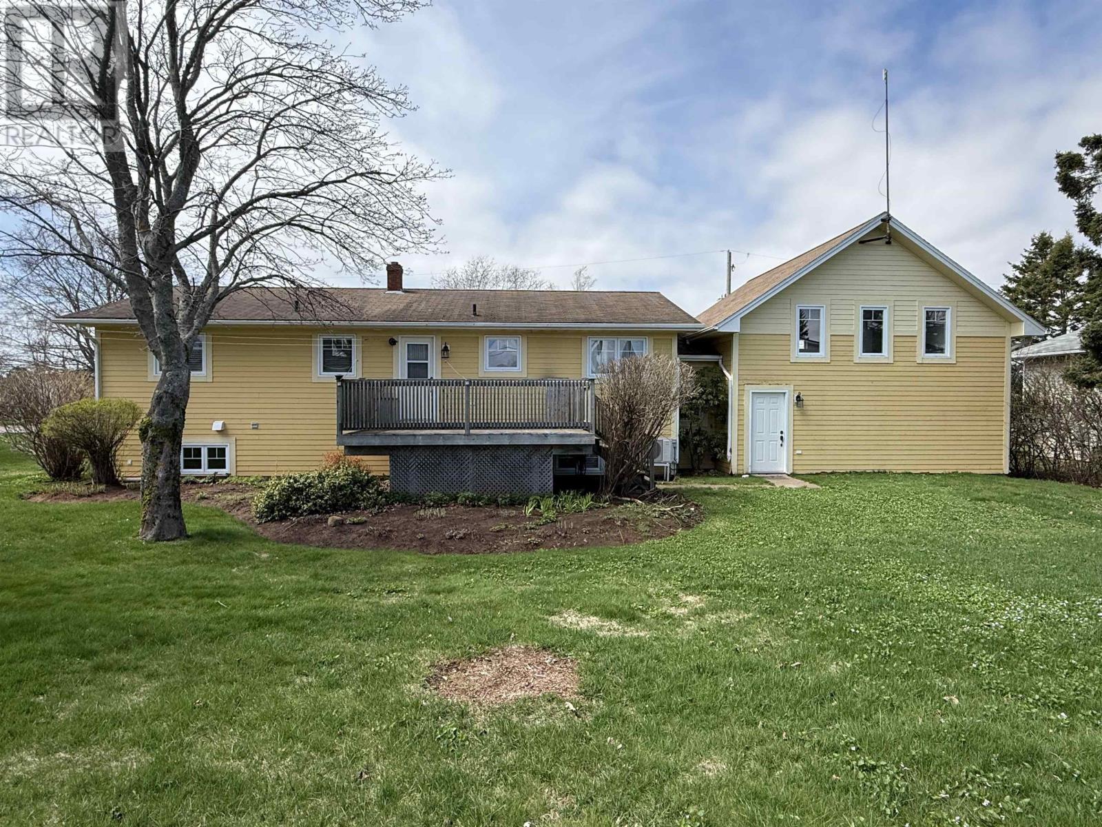 103 Baglole Avenue, Summerside, Prince Edward Island  C1N 5G5 - Photo 2 - 202501986