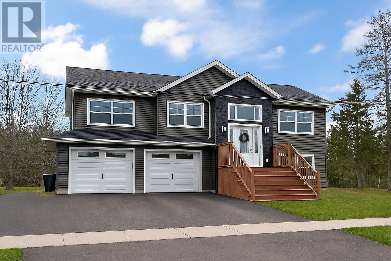 323 Upton Road, Charlottetown, Prince Edward Island  C1E 1Z5 - Photo 1 - 202502928