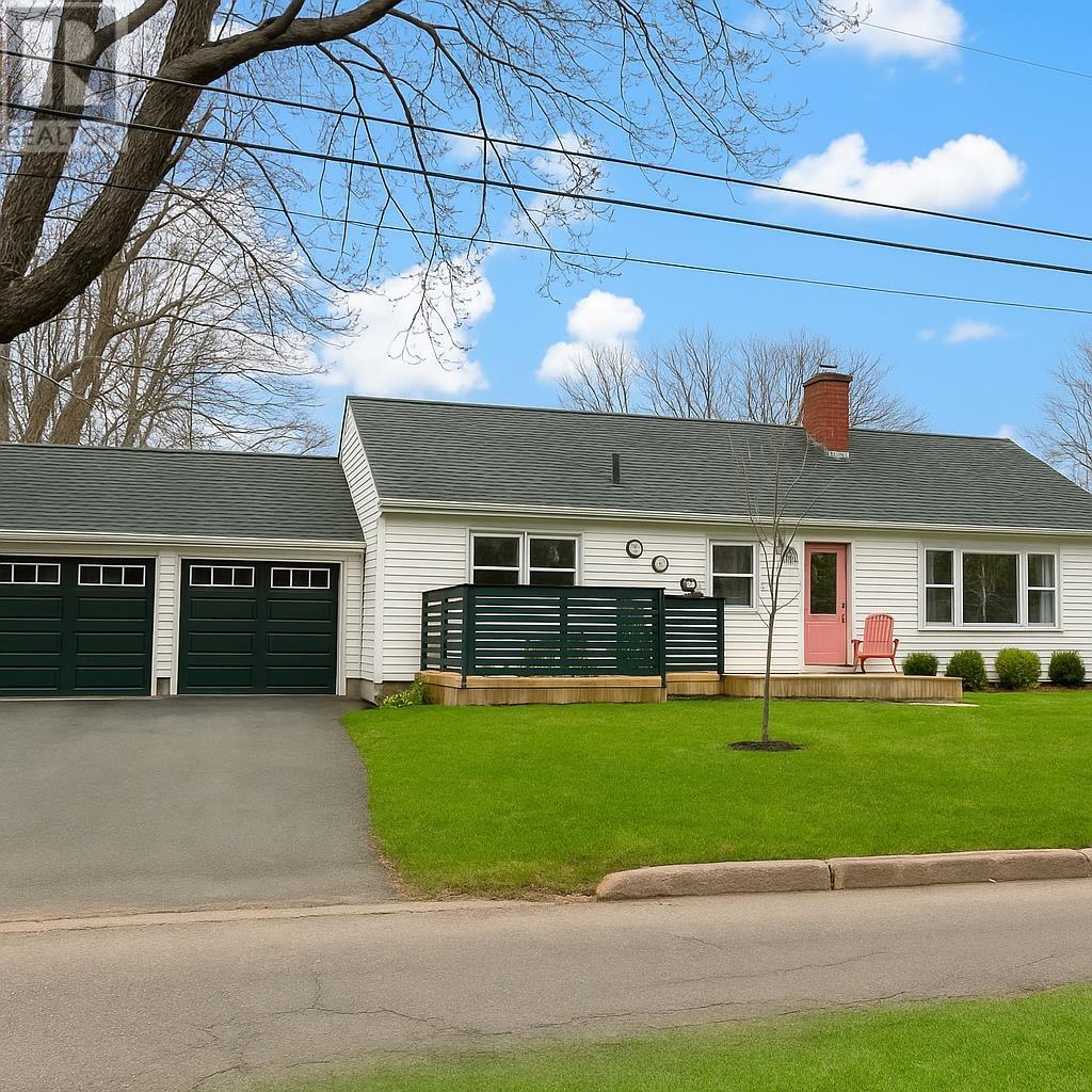 64 Mcgill Avenue, Charlottetown, Prince Edward Island  C1A 2J8 - Photo 1 - 202504272