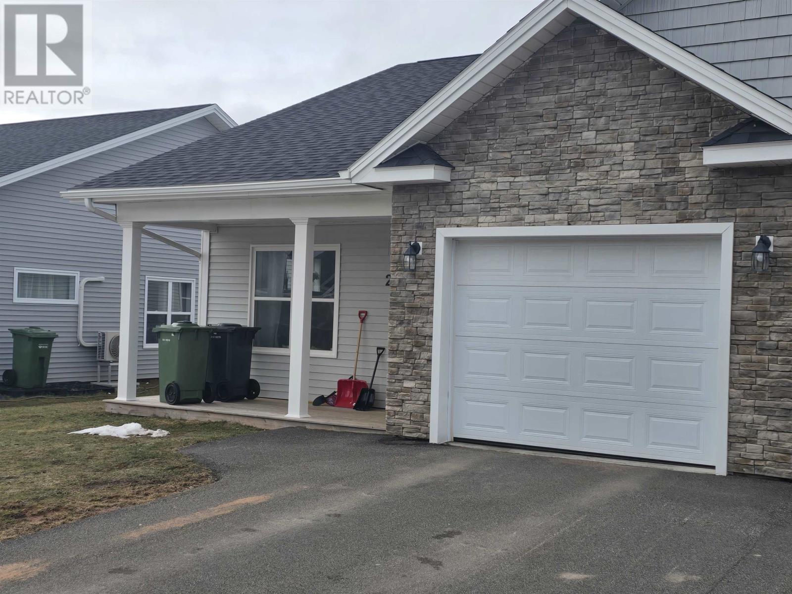 28 Essex Crescent, Charlottetown, Prince Edward Island  C1E 3T2 - Photo 1 - 202504280