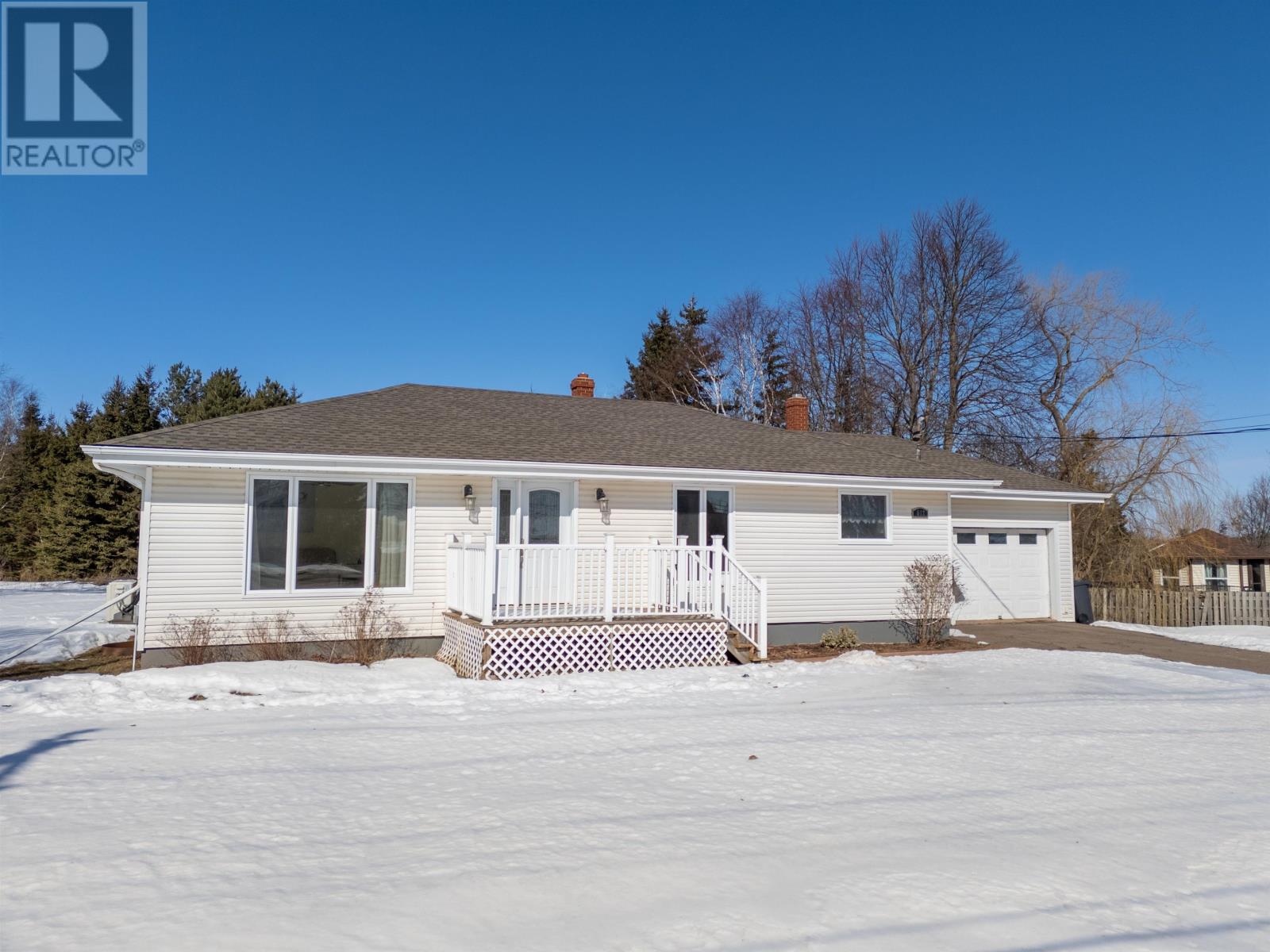 812 Main St., Cornwall, Prince Edward Island  C0A 1H0 - Photo 1 - 202504313