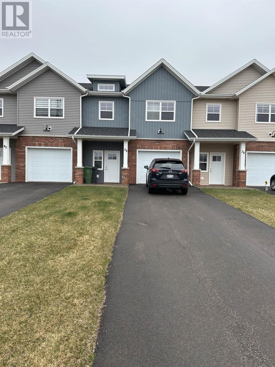 38 Woodhouse Court, Stratford, Prince Edward Island  C1B 4L2 - Photo 1 - 202504620