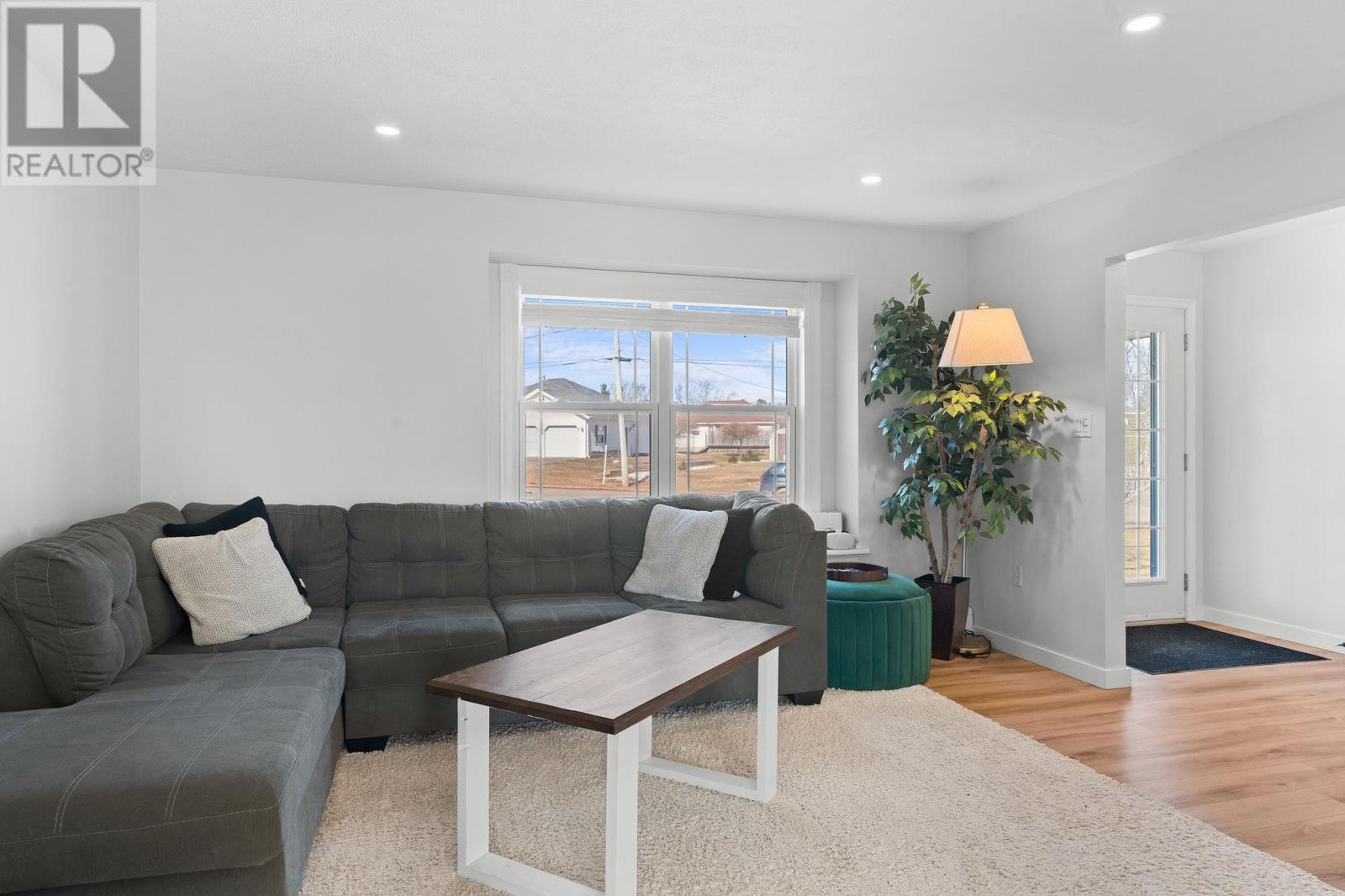 39 Oakland Drive, Charlottetown, Prince Edward Island  C1C 1M9 - Photo 7 - 202505162