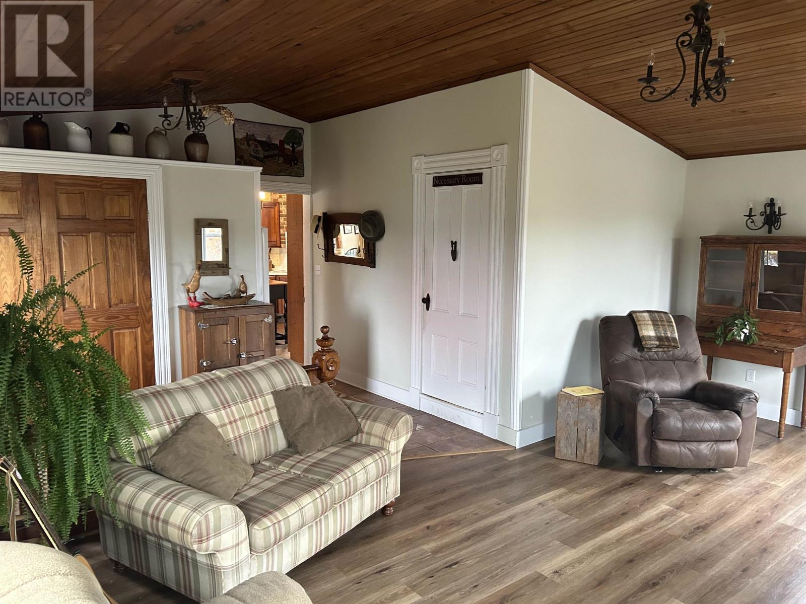 22 Victoria Street E, Kensington, Prince Edward Island  C0B 1M0 - Photo 8 - 202505220