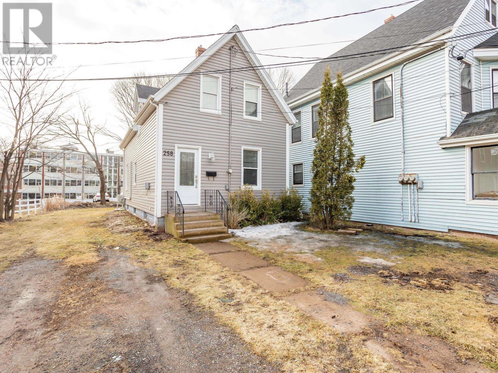 258 Fitzroy Street, Charlottetown, Prince Edward Island  C1A 1S9 - Photo 1 - 202505382