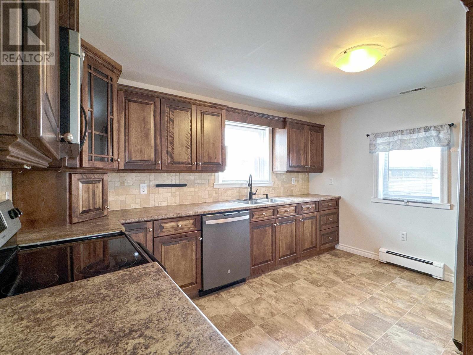 61 Bayview Drive, Summerside, Prince Edward Island  C1N 3Z9 - Photo 6 - 202505535