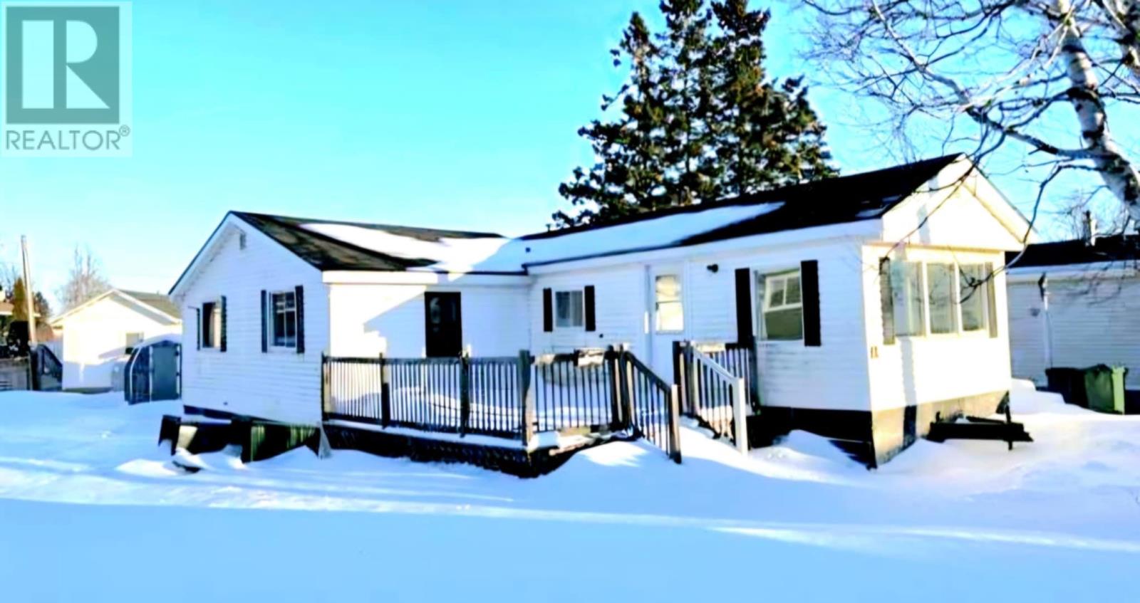 12 Sunshine Park, Summerside, Prince Edward Island  C1N 5K2 - Photo 1 - 202505743
