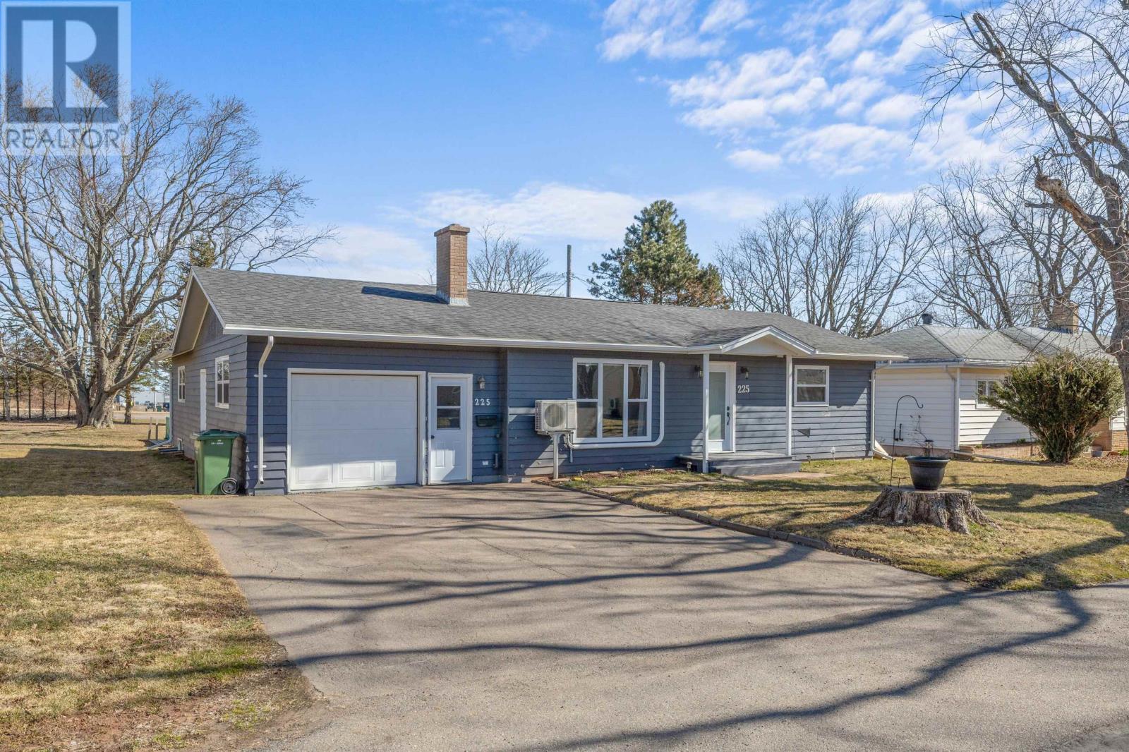 225 Commerce Crescent, Summerside, Prince Edward Island  C1N 2P3 - Photo 1 - 202505957