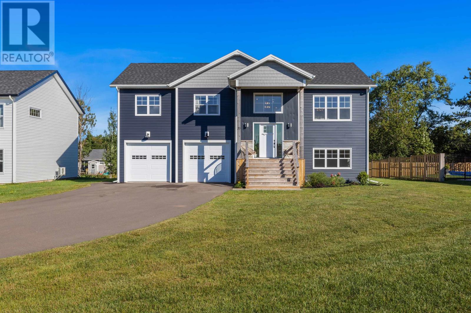 20 Captain James Crescent, Stratford, Prince Edward Island  C1B 4L6 - Photo 1 - 202506637