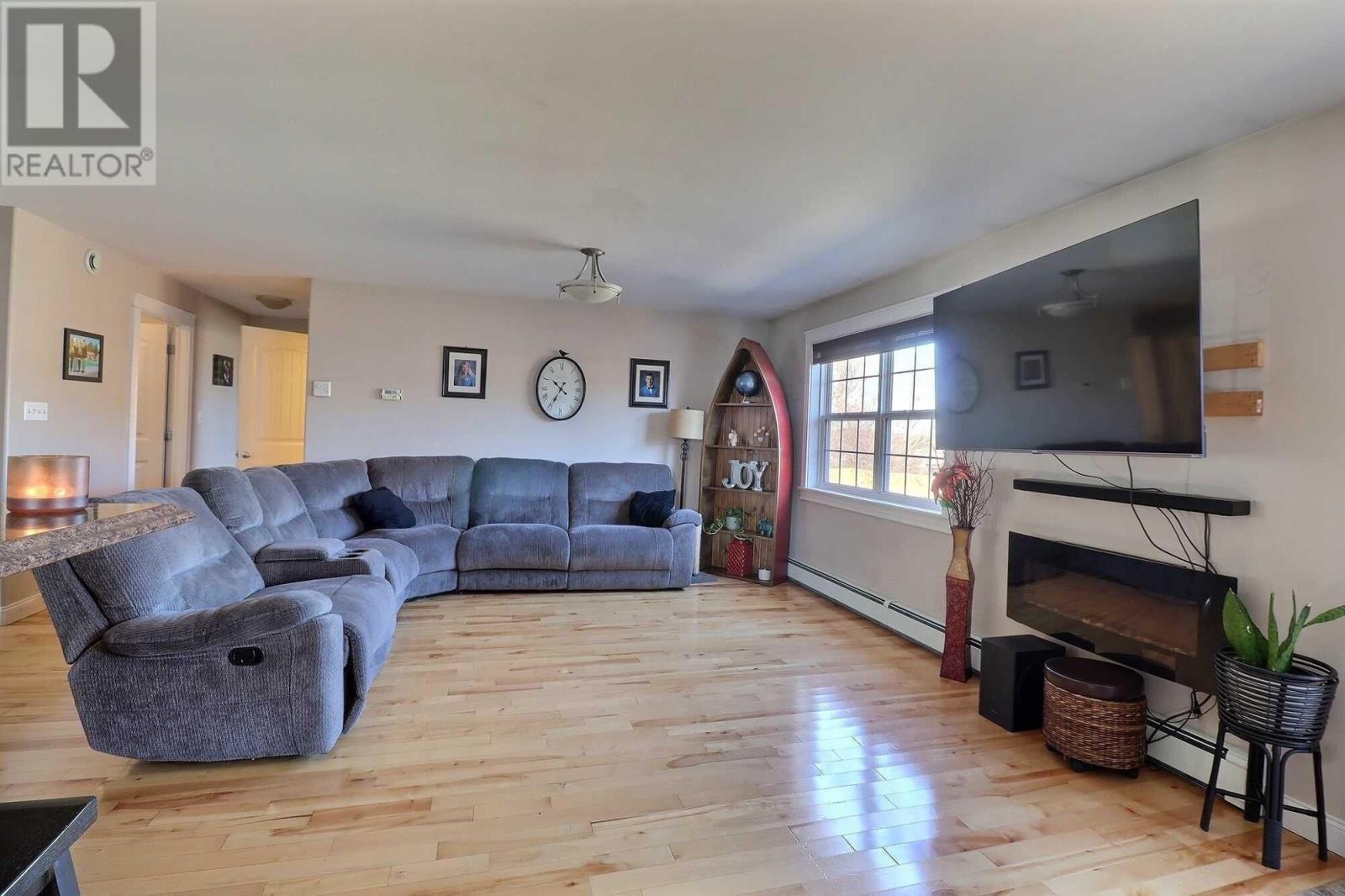 23 Livingston Crescent, Cornwall, Prince Edward Island  C0A 1H4 - Photo 2 - 202506746