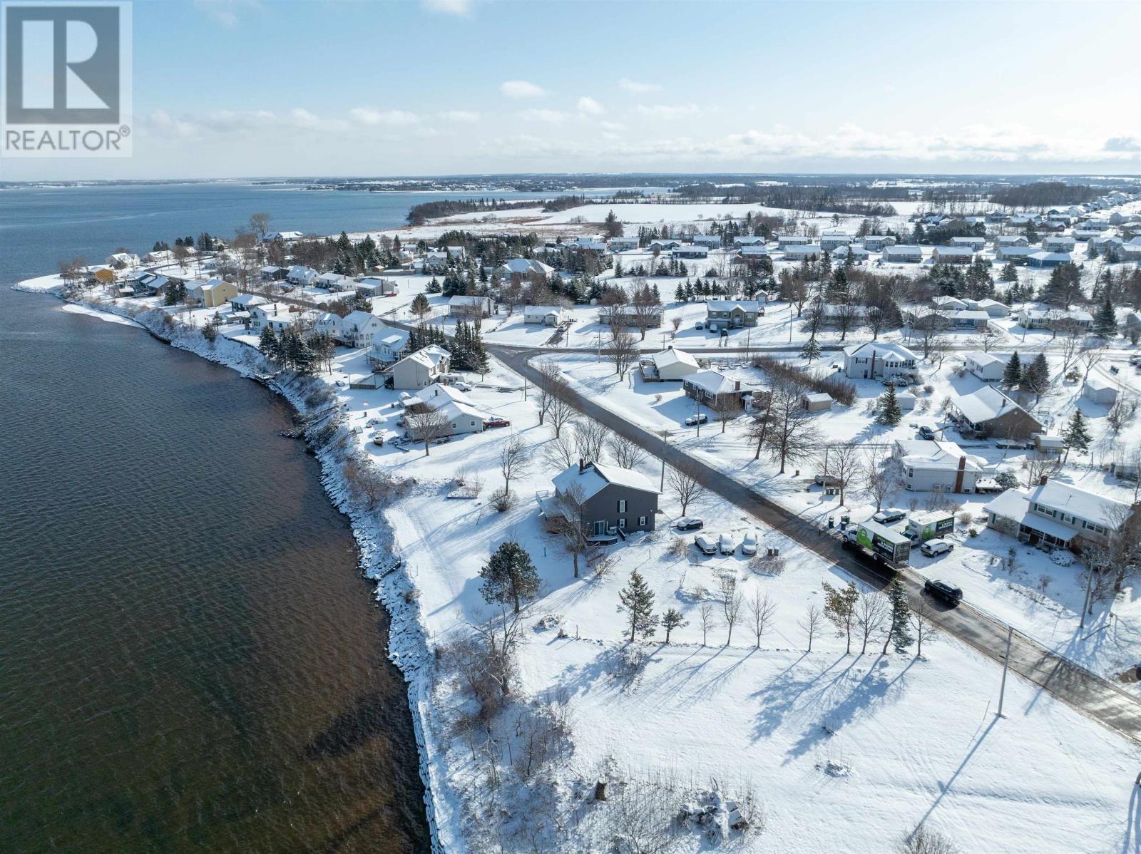 24 Macdonald Road, Stratford, Prince Edward Island  C1B 2C8 - Photo 2 - 202507344