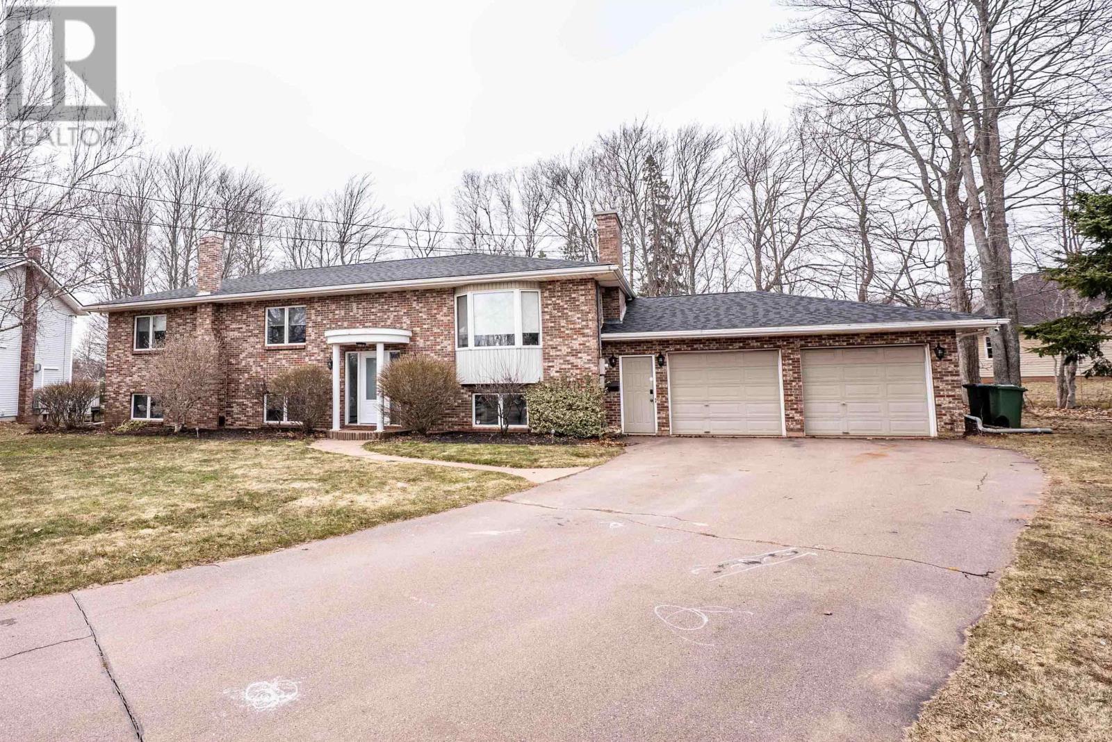 202 Cousins Court, Summerside, Summerside, Prince Edward Island  C1N 5S7 - Photo 1 - 202507454