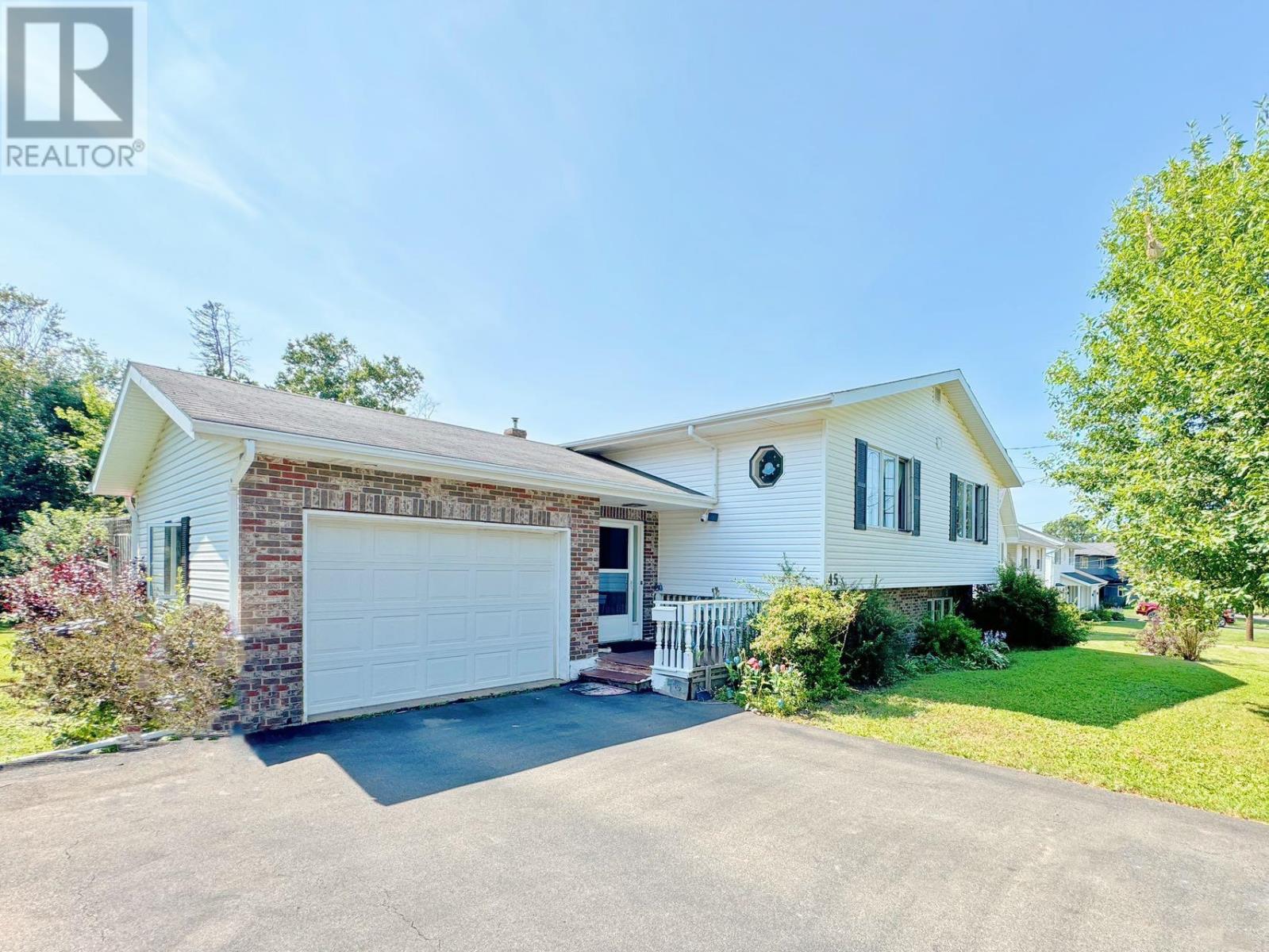 45 Atlantic Road, Charlottetown, Prince Edward Island  C1A 9P4 - Photo 1 - 202507880