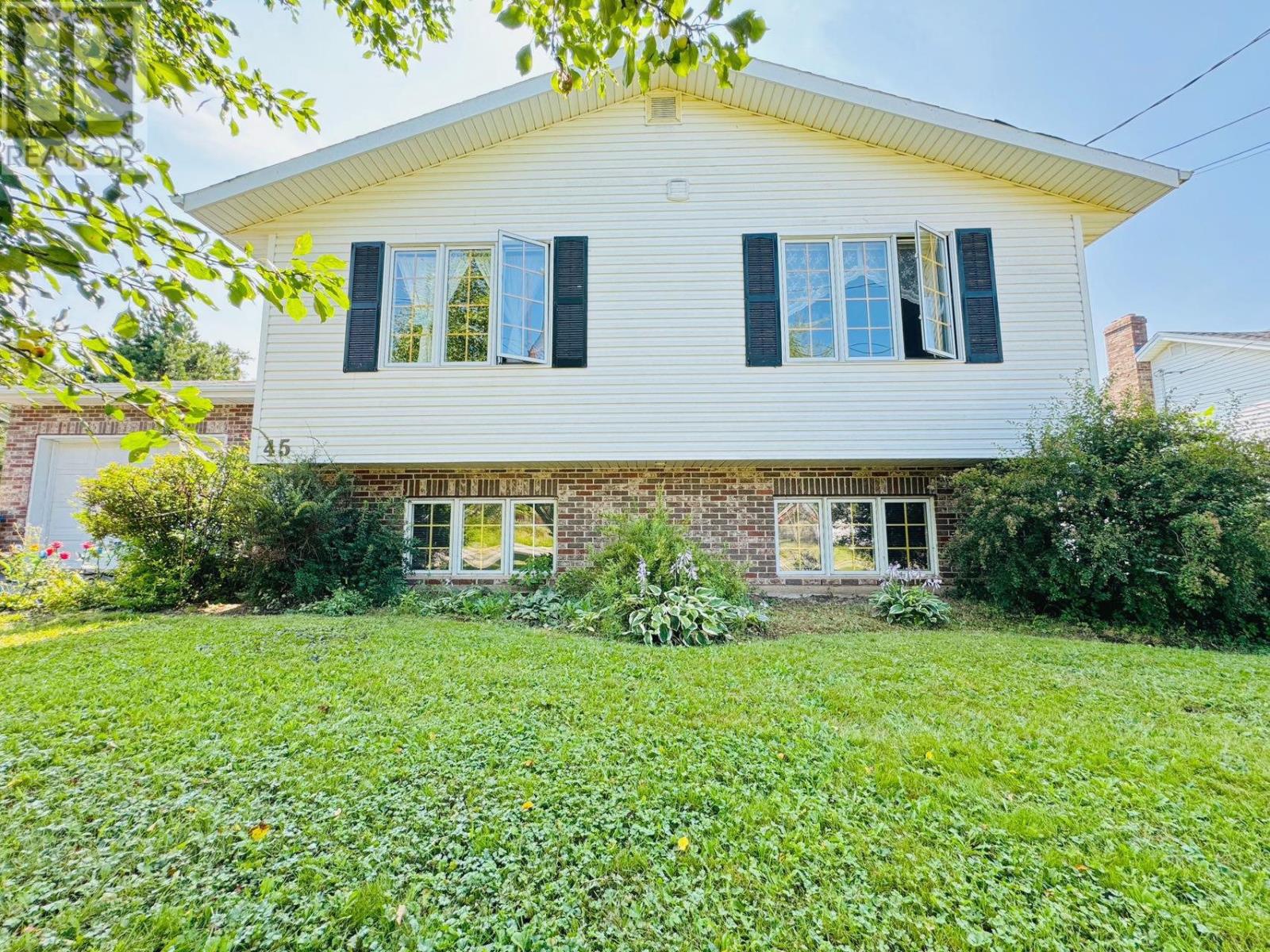 45 Atlantic Road, Charlottetown, Prince Edward Island  C1A 9P4 - Photo 2 - 202507880