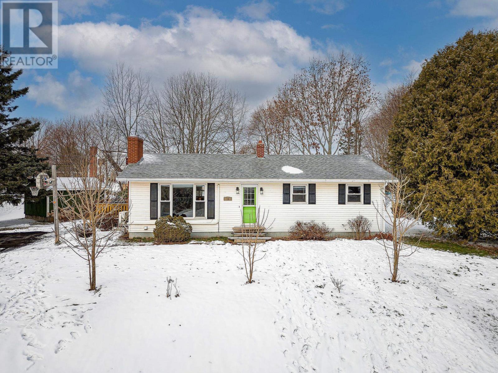 12 Pondside Court, Stratford, Prince Edward Island  C1B 1E5 - Photo 1 - 202507975