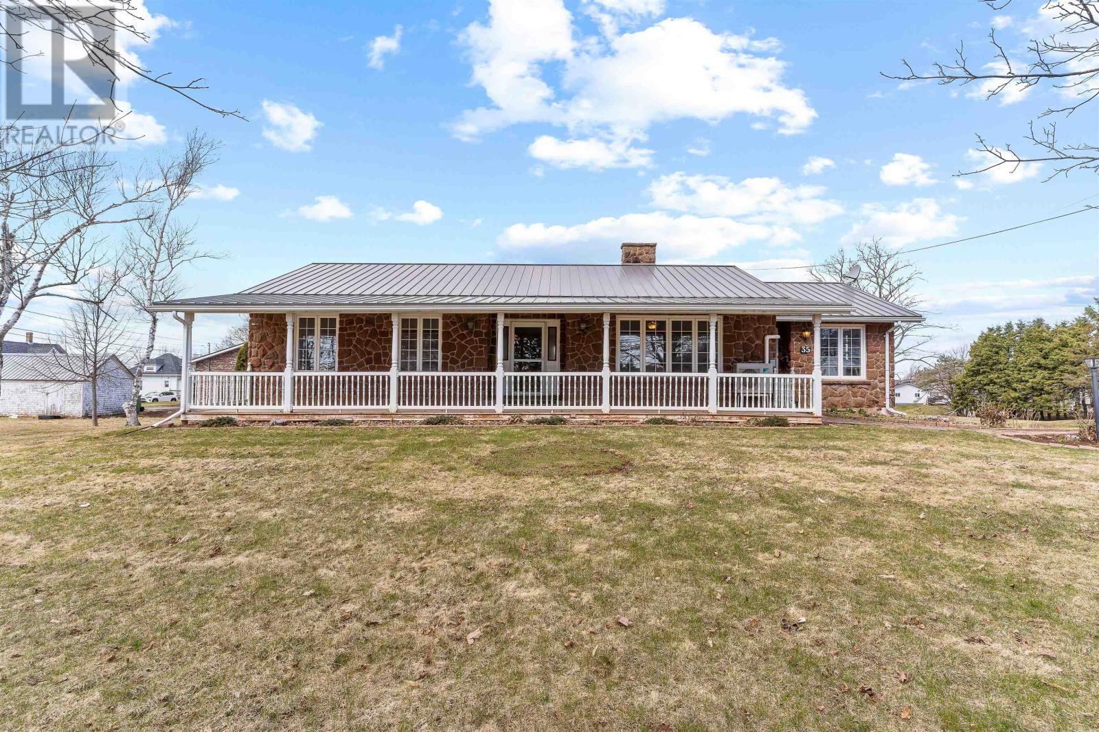 35 Victoria Street, Kensington, Prince Edward Island  C0B 1M0 - Photo 1 - 202508395