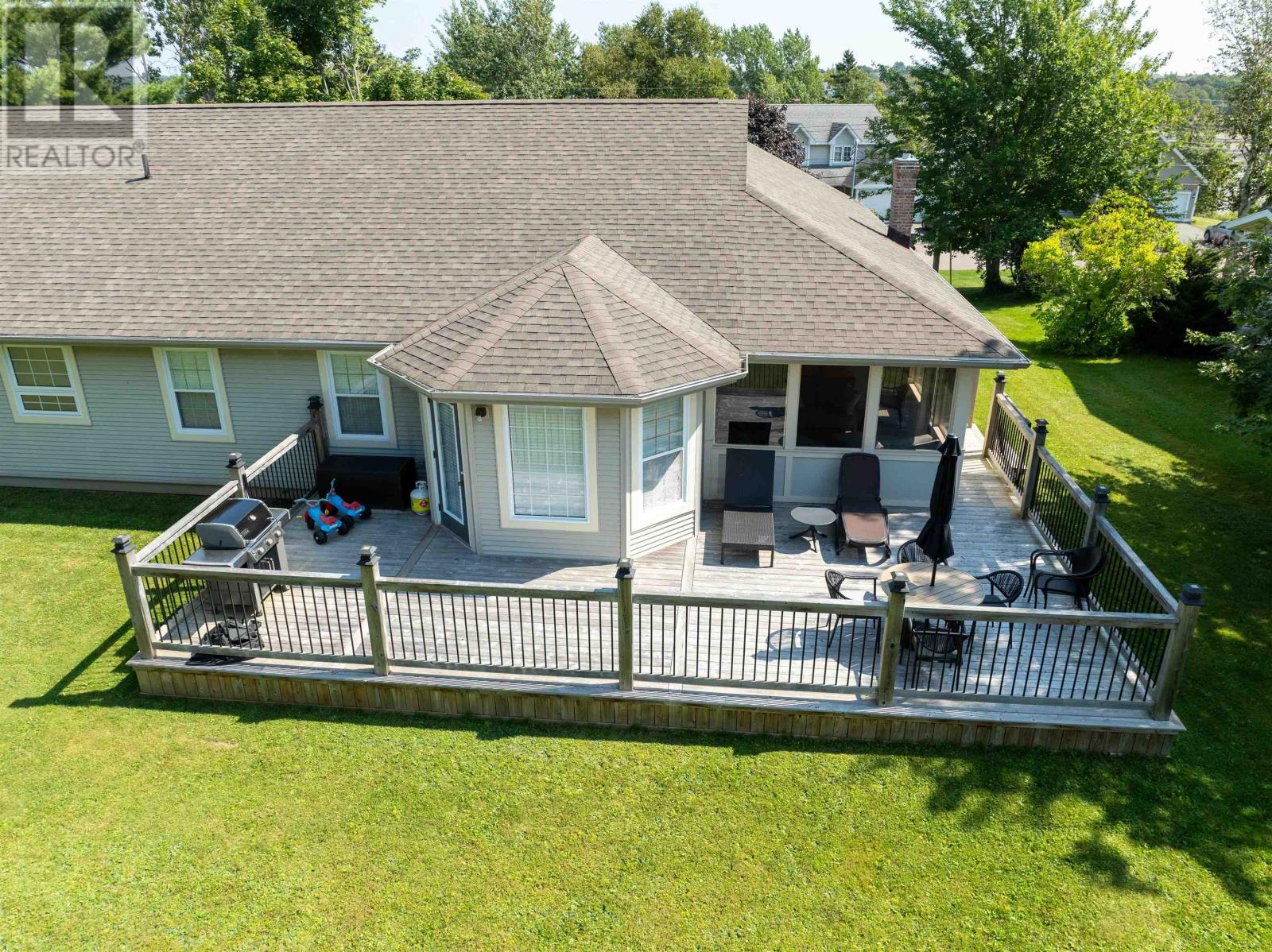 77 Parkside Drive, Charlottetown, Prince Edward Island  C1E 1M8 - Photo 3 - 202508397