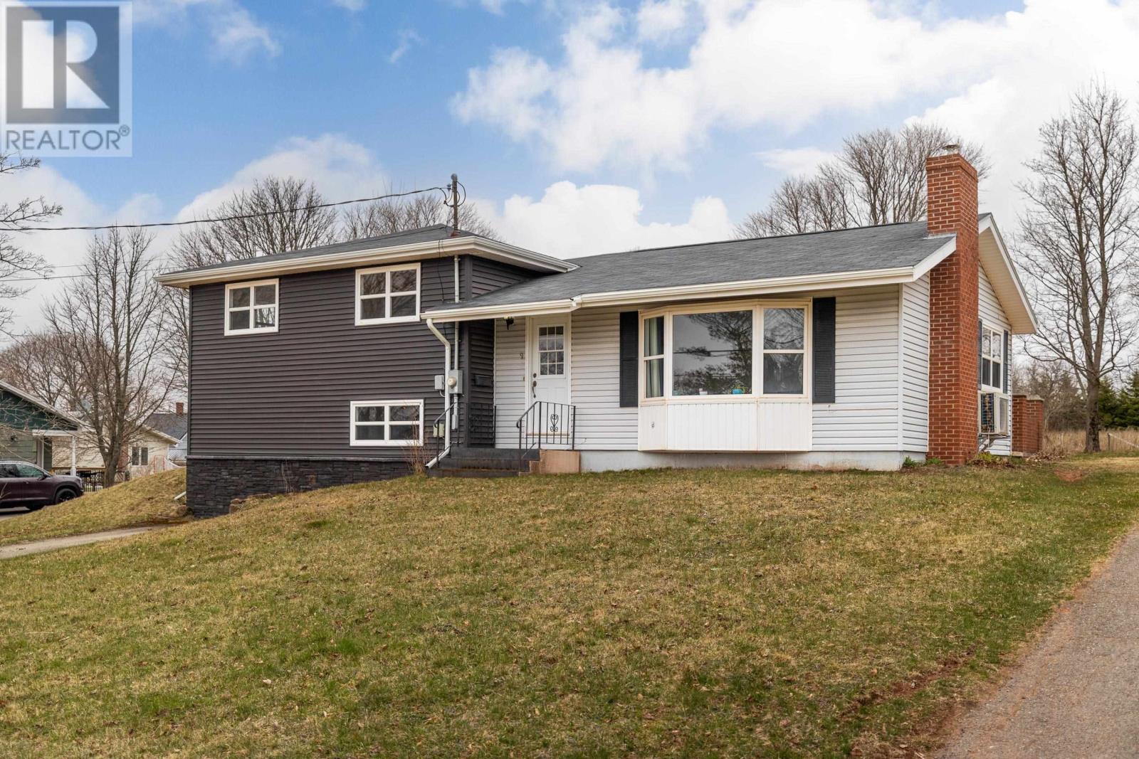 9 Davison Street, Kensington, Prince Edward Island  C0B 1M0 - Photo 1 - 202508861