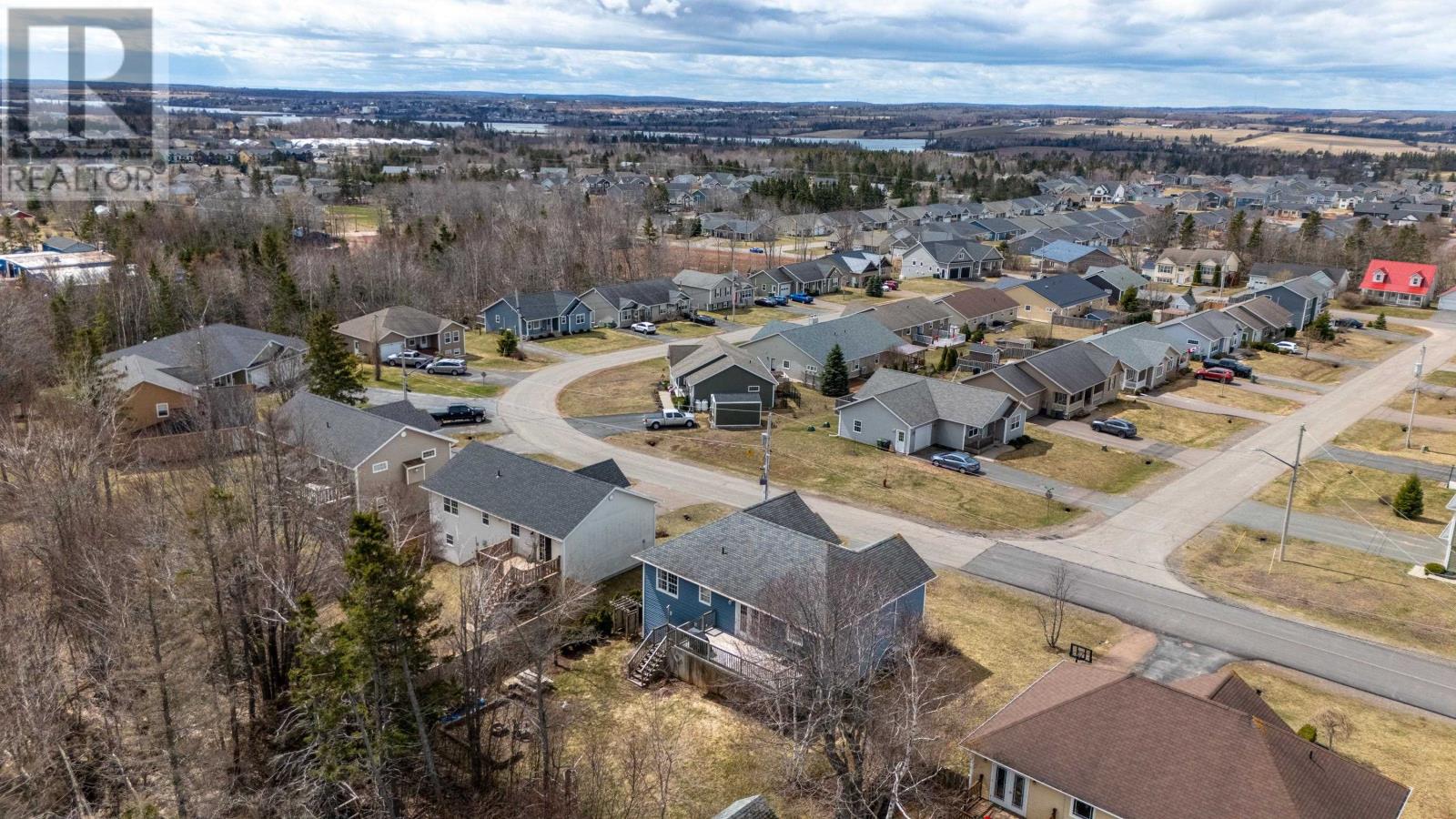 41 Parkway Drive, West Royalty, Prince Edward Island  C1E 2M3 - Photo 3 - 202508907