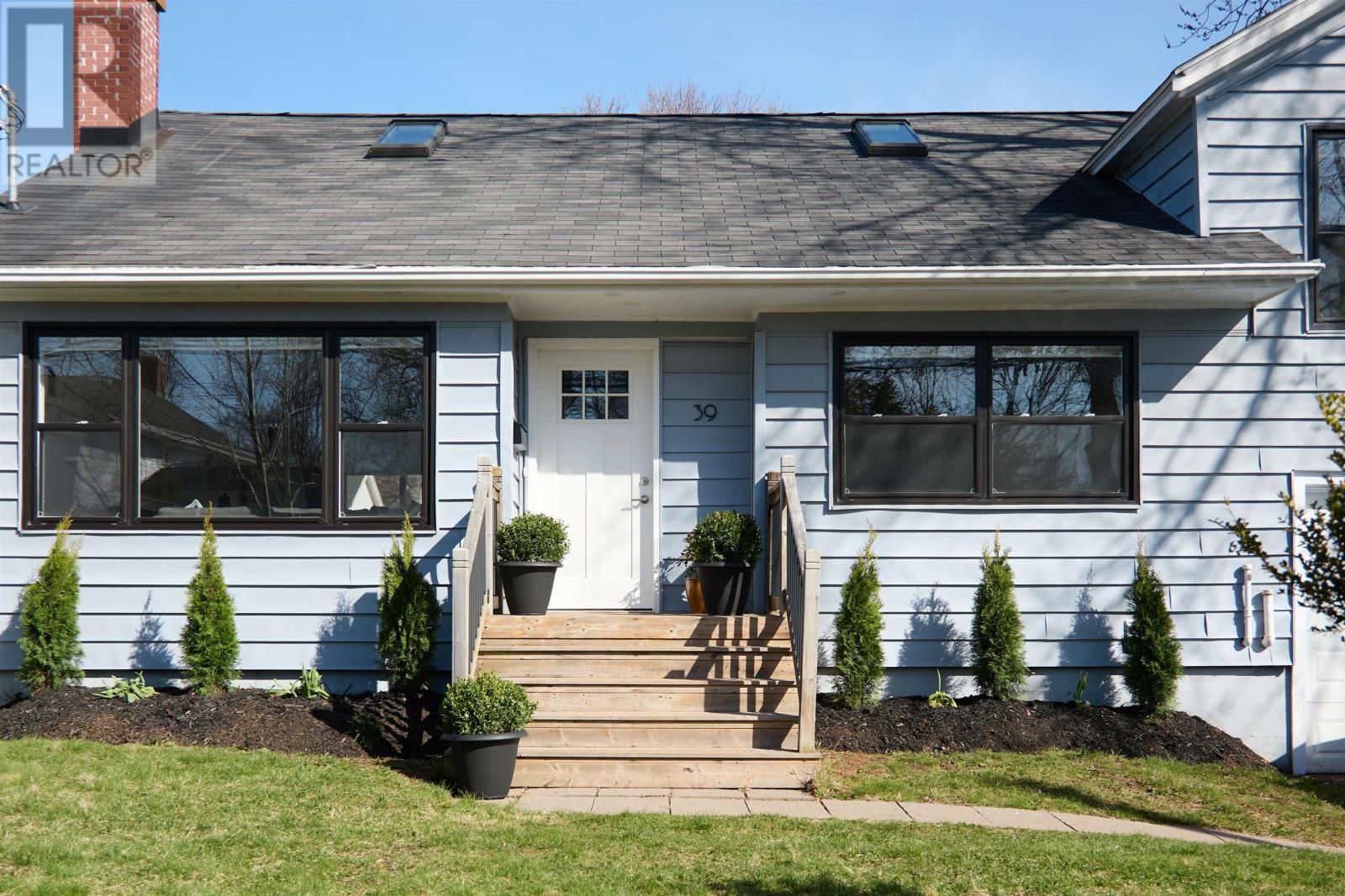39 Highland Avenue, Charlottetown, Prince Edward Island  C1A 2H3 - Photo 2 - 202509202
