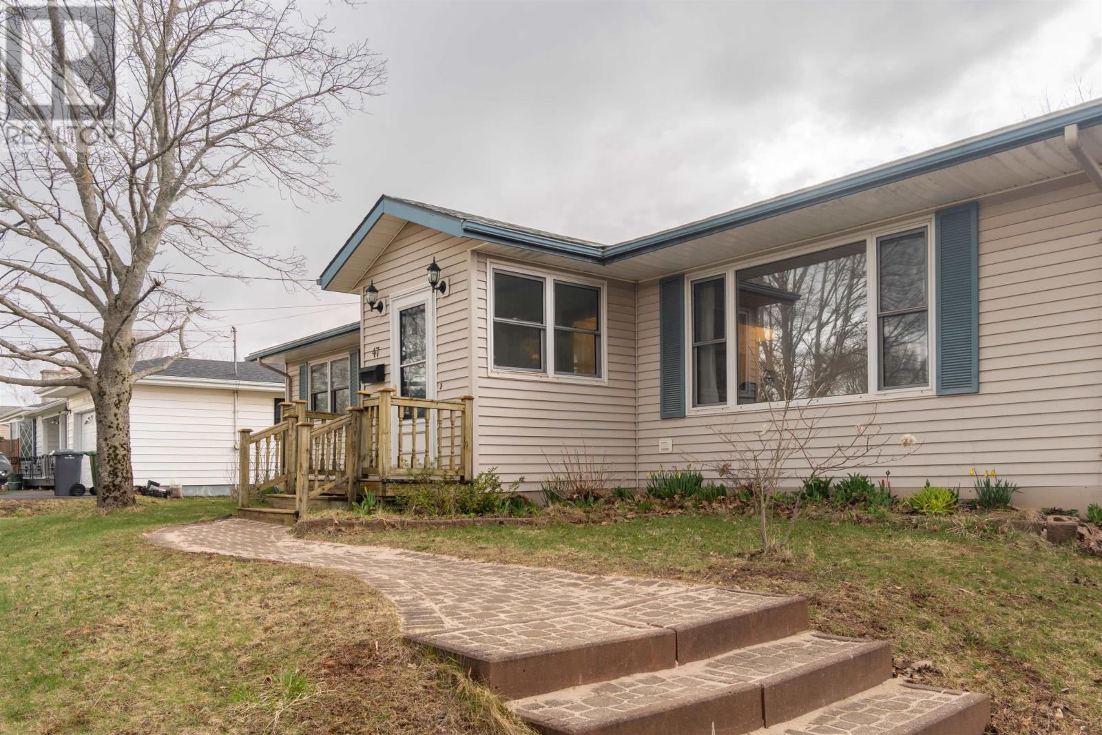 47 Emerald Drive, Charlottetown, Prince Edward Island  C1A 2Y5 - Photo 1 - 202509366