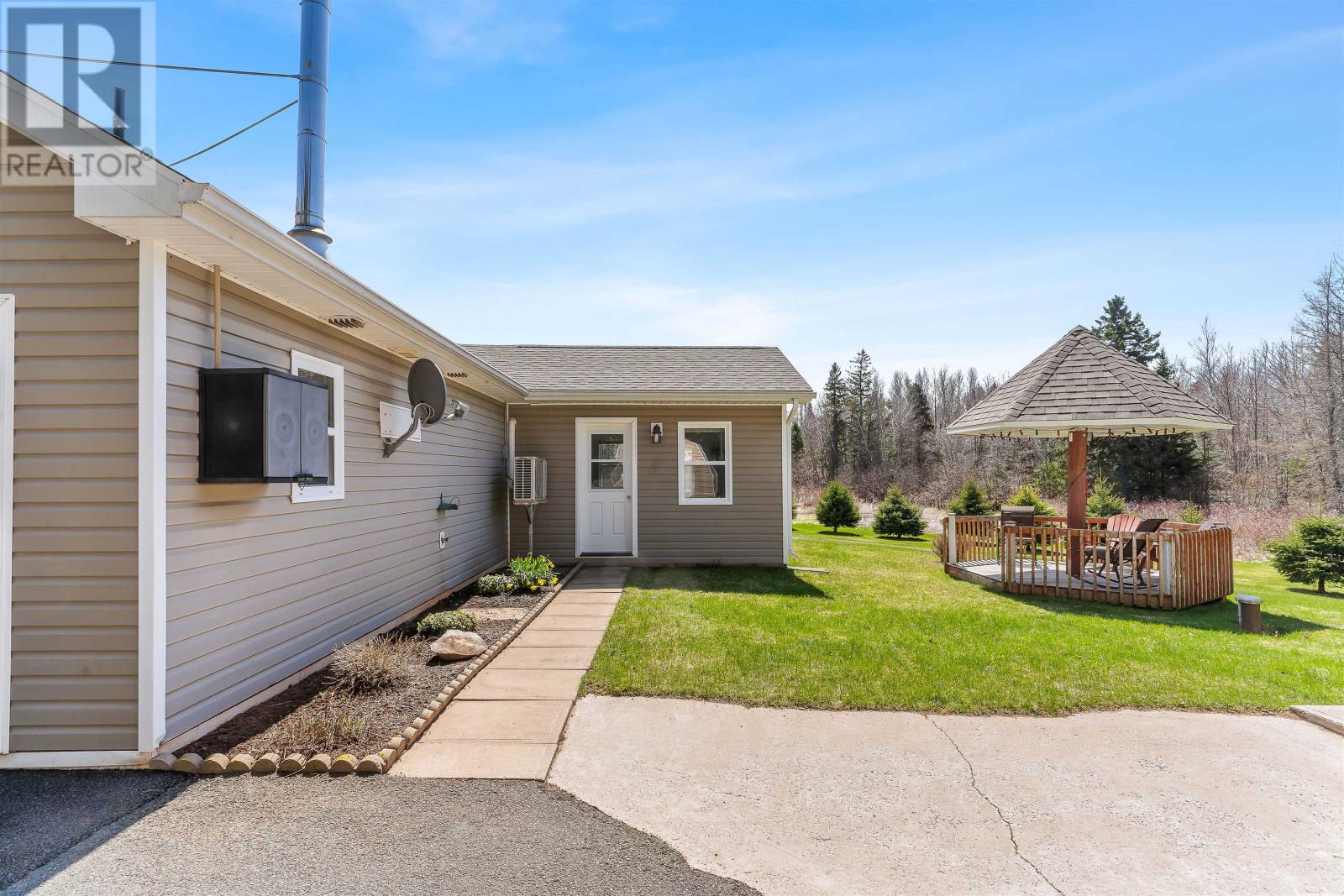 215 Higgins Road, Urbainville, Prince Edward Island  C0B 2E0 - Photo 6 - 202509660