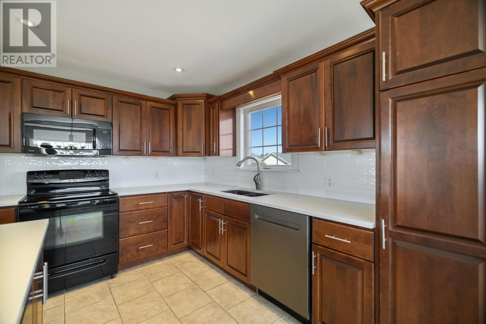 20 Robertson Road, East Royalty, Prince Edward Island  C1C 0B3 - Photo 11 - 202509804