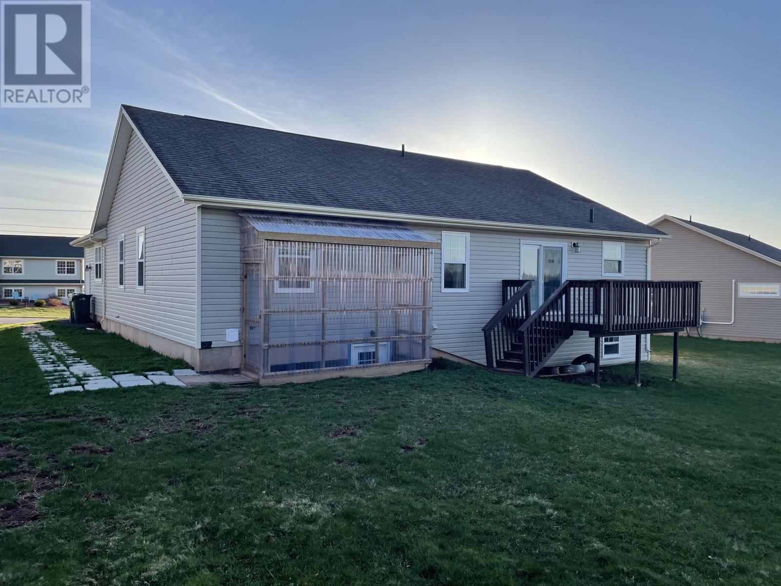 10 Gordon Gay Drive, Stratford, Prince Edward Island  C1B 0E8 - Photo 38 - 202509858