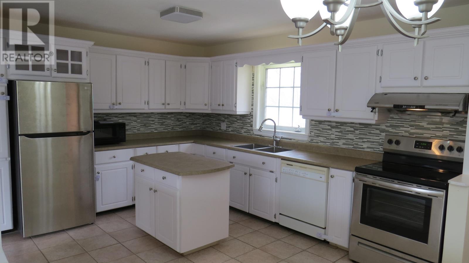 4 Ferndale Drive, Sherwood, Prince Edward Island  C1A 6J3 - Photo 8 - 202510543
