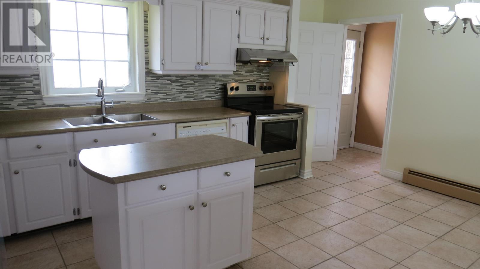 4 Ferndale Drive, Sherwood, Prince Edward Island  C1A 6J3 - Photo 9 - 202510543