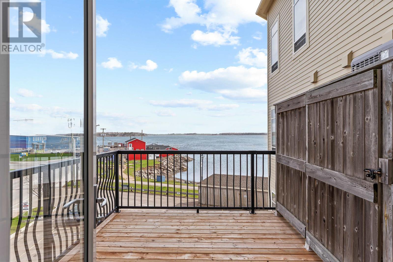 204 8 Queen Street, Summerside, Prince Edward Island  C1N 0A6 - Photo 6 - 202510626