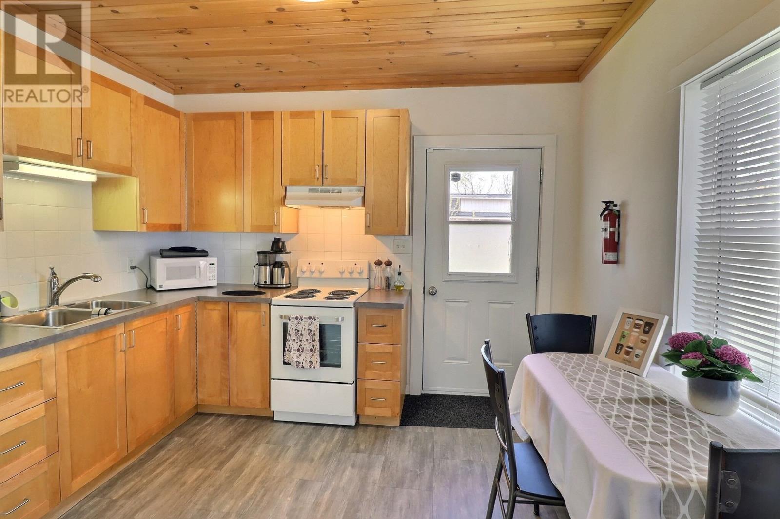 359 Queen Street, Charlottetown, Prince Edward Island  C1A 4C7 - Photo 4 - 202510856