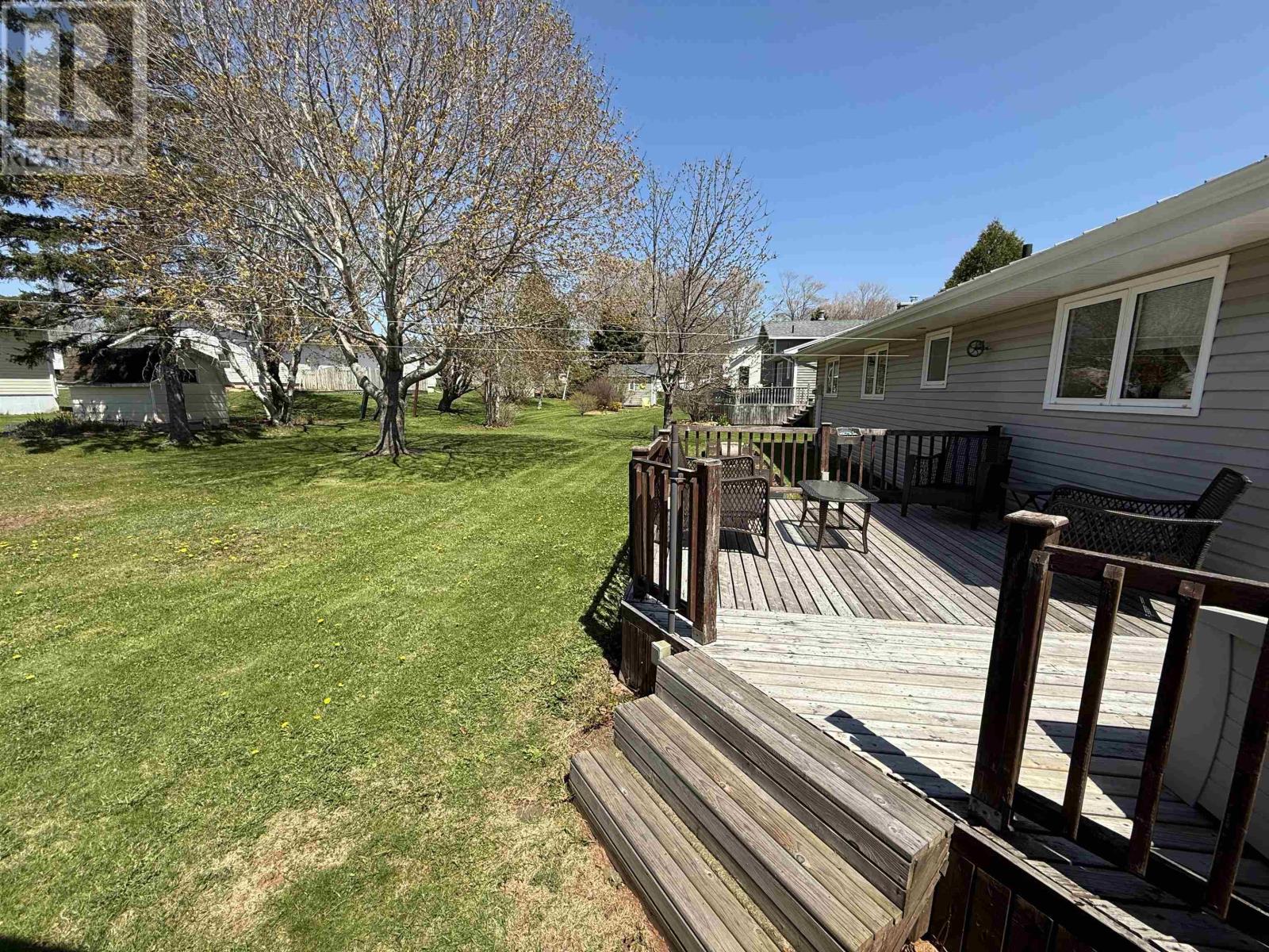 35 Maplewood Heights, Summerside, Prince Edward Island  C1N 5E7 - Photo 3 - 202511162