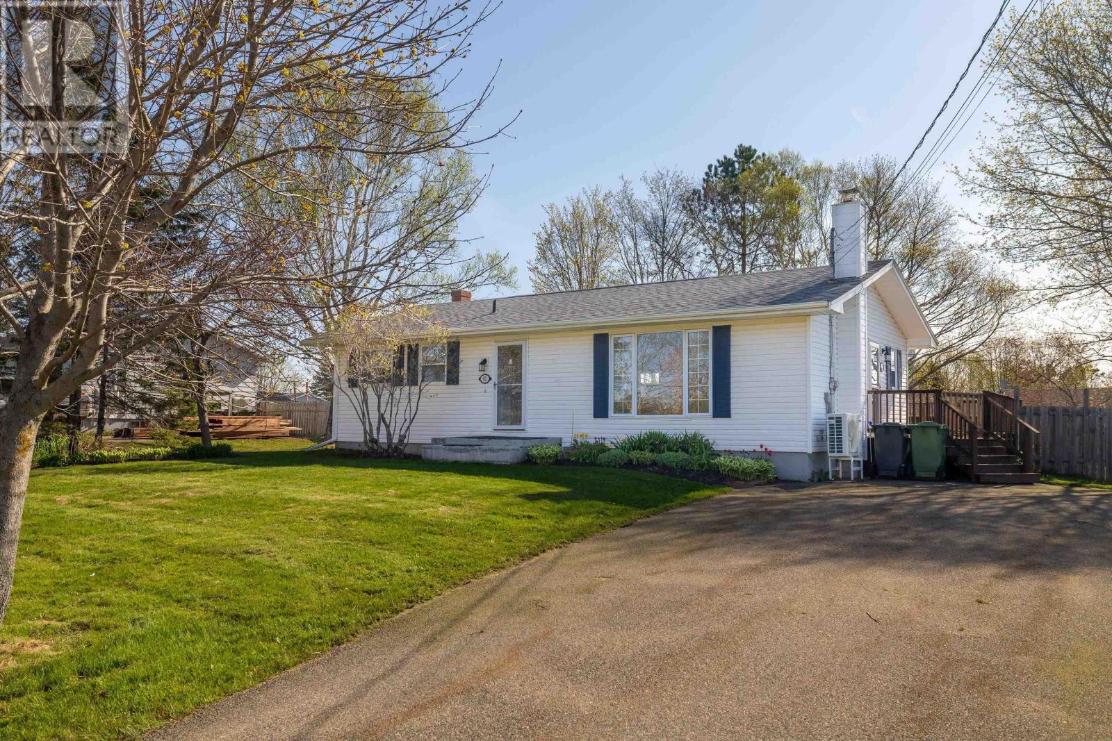 82 Cornwall Road, Cornwall, Prince Edward Island  C0A 1H0 - Photo 1 - 202511497