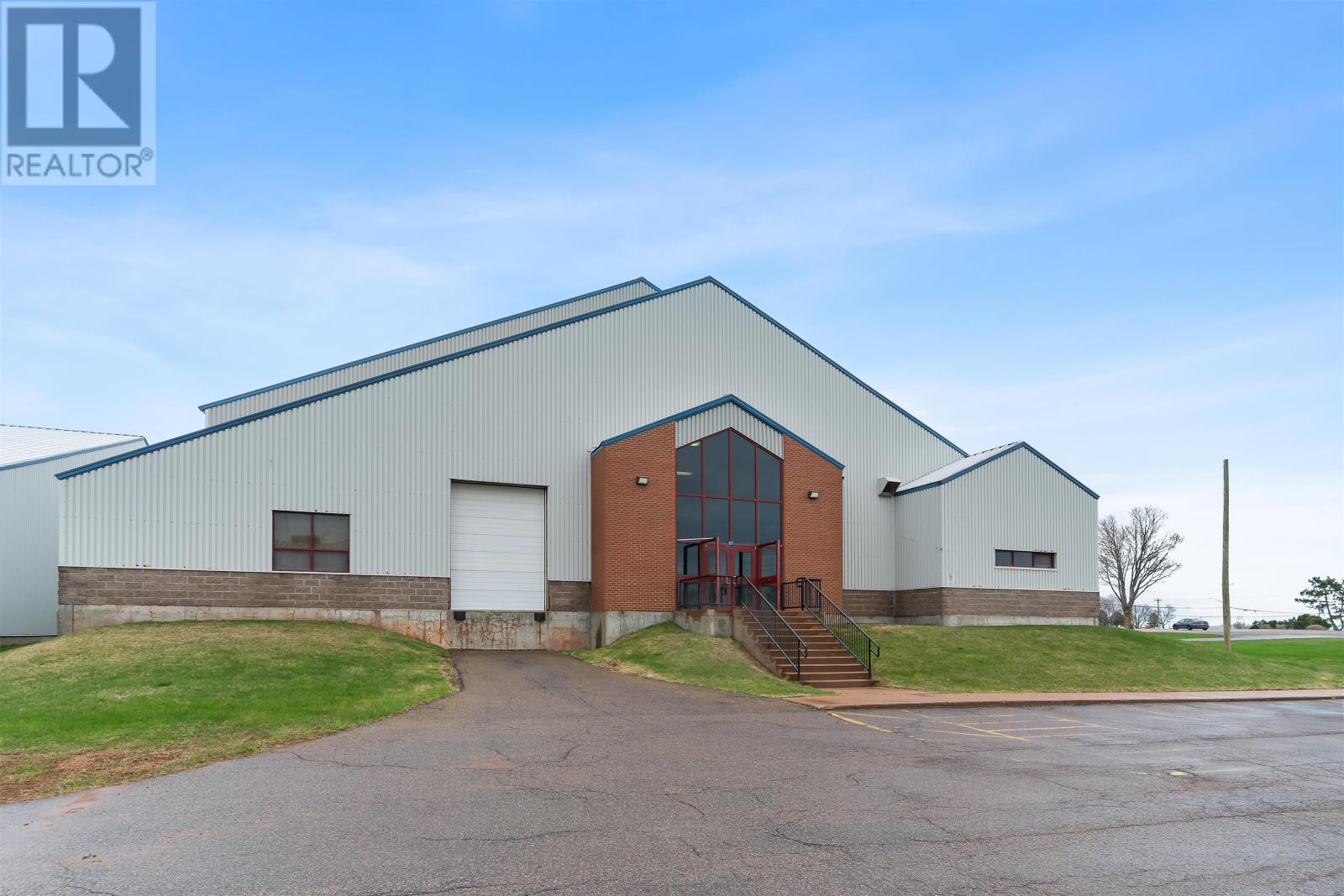 27 Elmwood Avenue, Slemon Park, Summerside, Prince Edward Island  C0B 2A0 - Photo 2 - 202511503