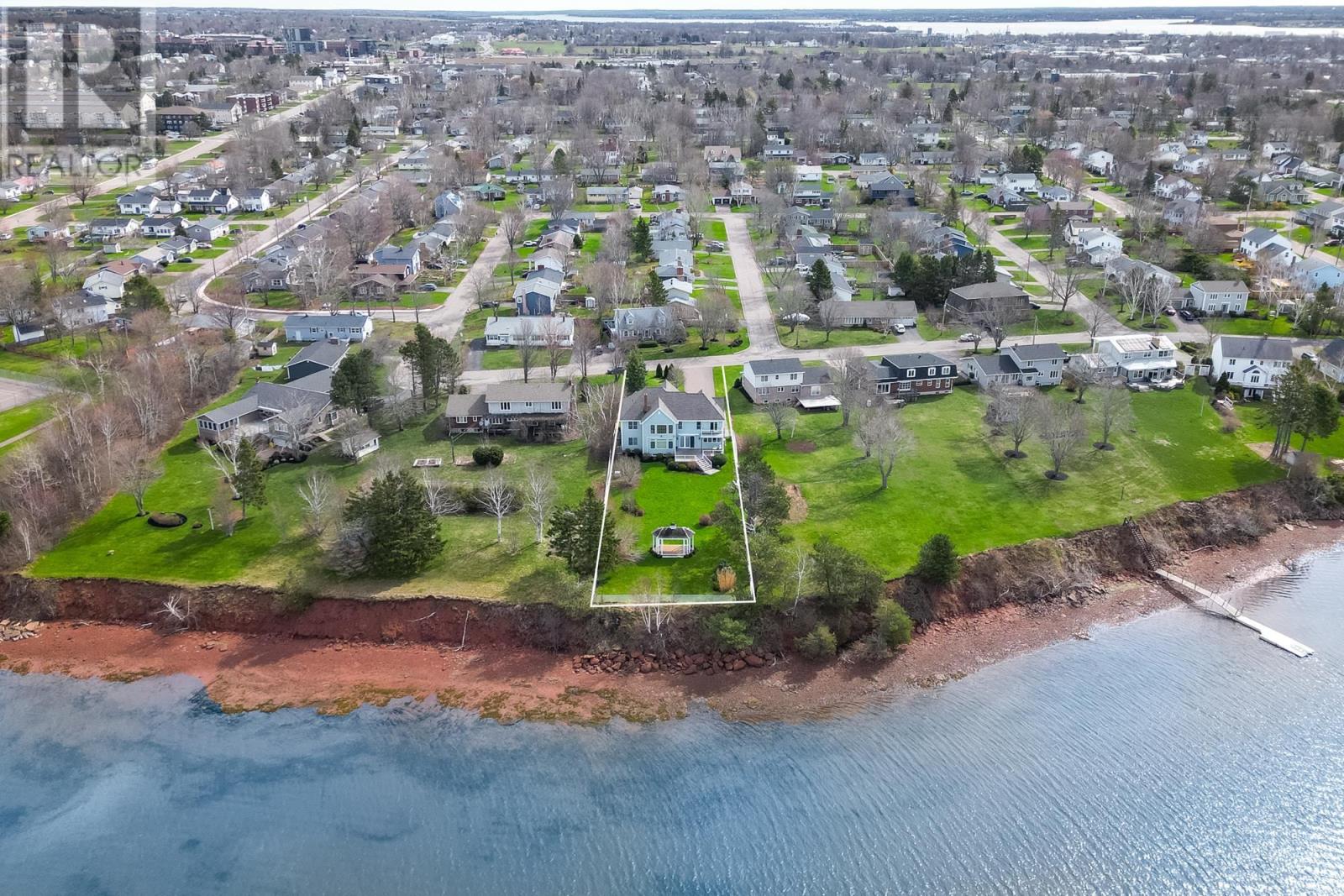48 Maplewood Crescent, Charlottetown, Prince Edward Island  C1A 2X5 - Photo 1 - 202511821