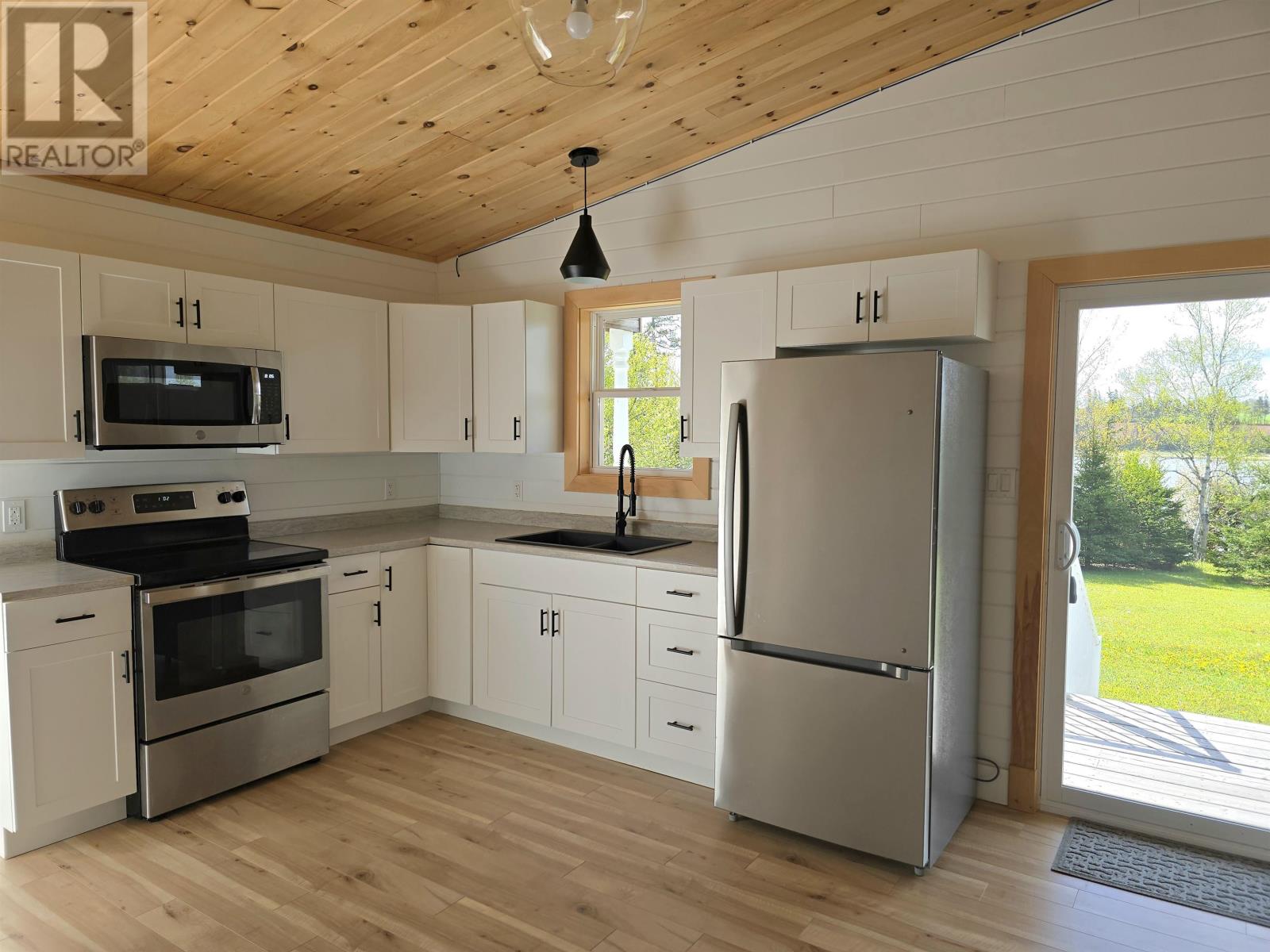 199 Oyster Bed Park Drive, Wheatley River, Prince Edward Island  C0A 1N0 - Photo 8 - 202512092