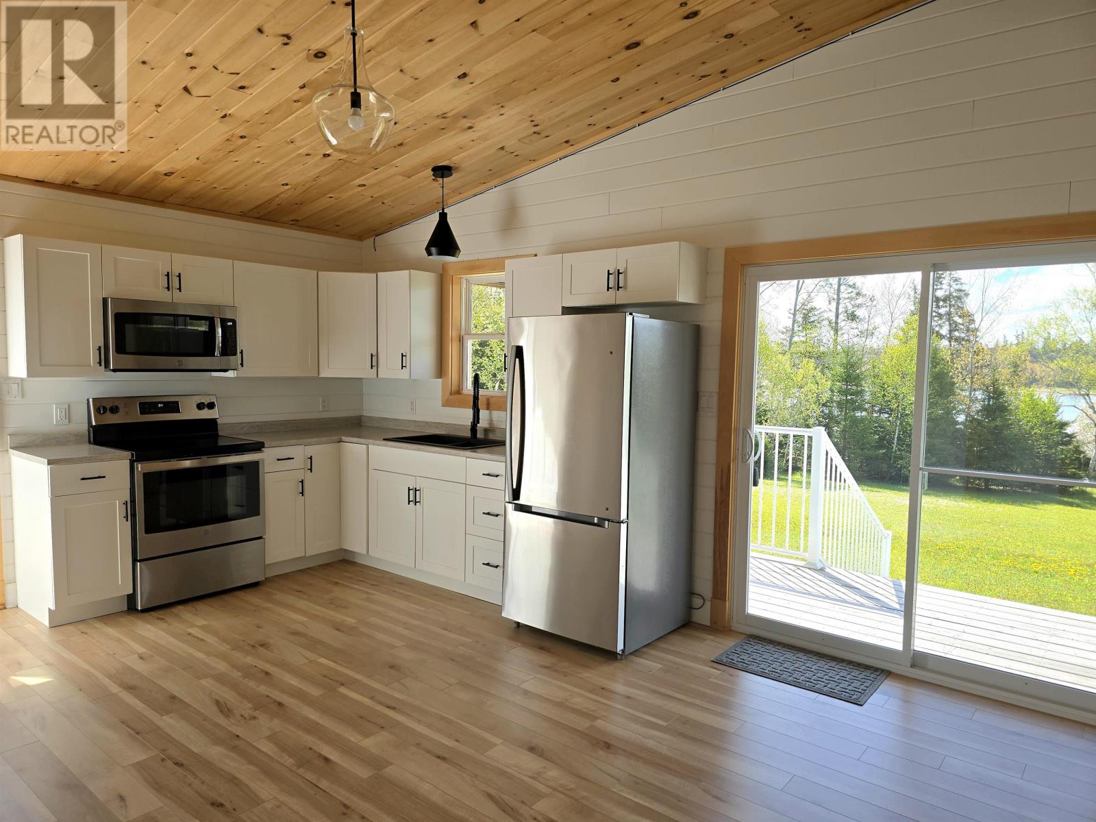 199 Oyster Bed Park Drive, Wheatley River, Prince Edward Island  C0A 1N0 - Photo 9 - 202512092