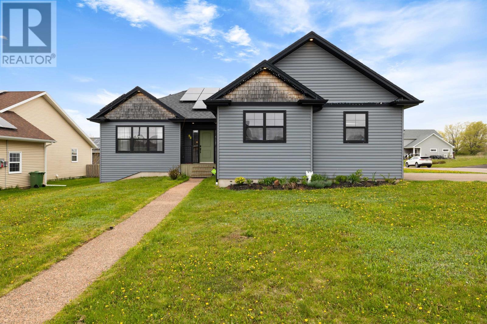 90 Essex, Charlottetown, Prince Edward Island  B1E 0G8 - Photo 3 - 202512147