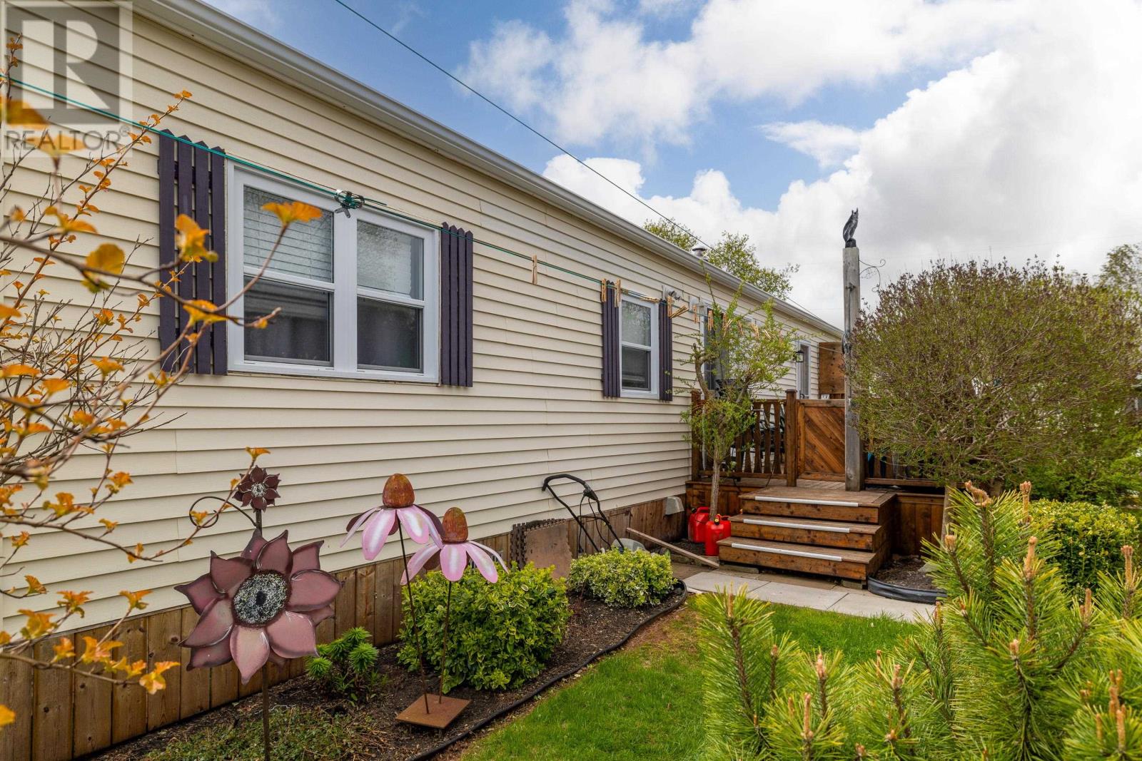 10 Wolfe Avenue, Cornwall, Prince Edward Island  C0A 1H5 - Photo 3 - 202512154