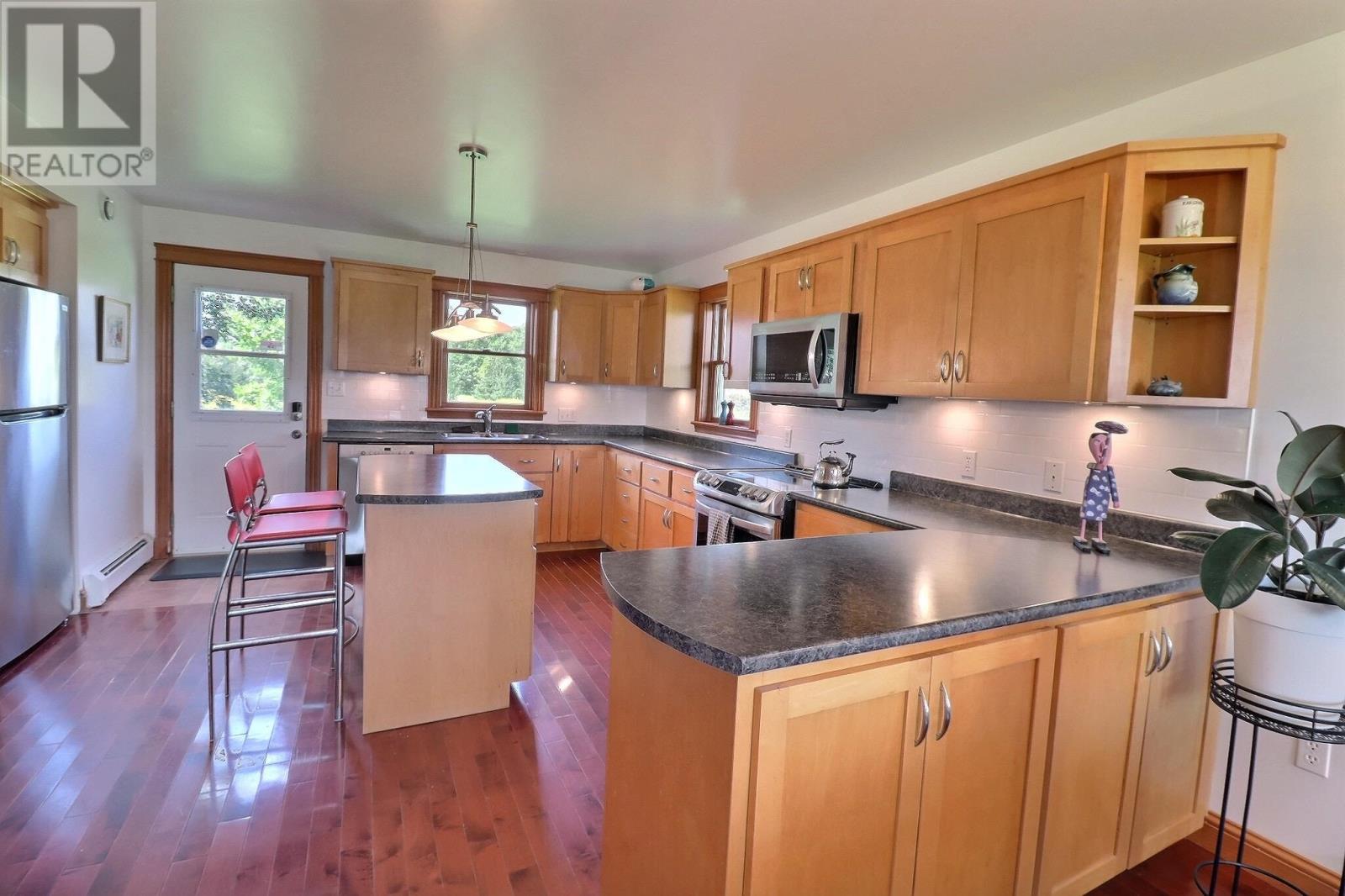 20 Bardin Street, Victoria, Prince Edward Island  C0A 2G0 - Photo 5 - 202512186