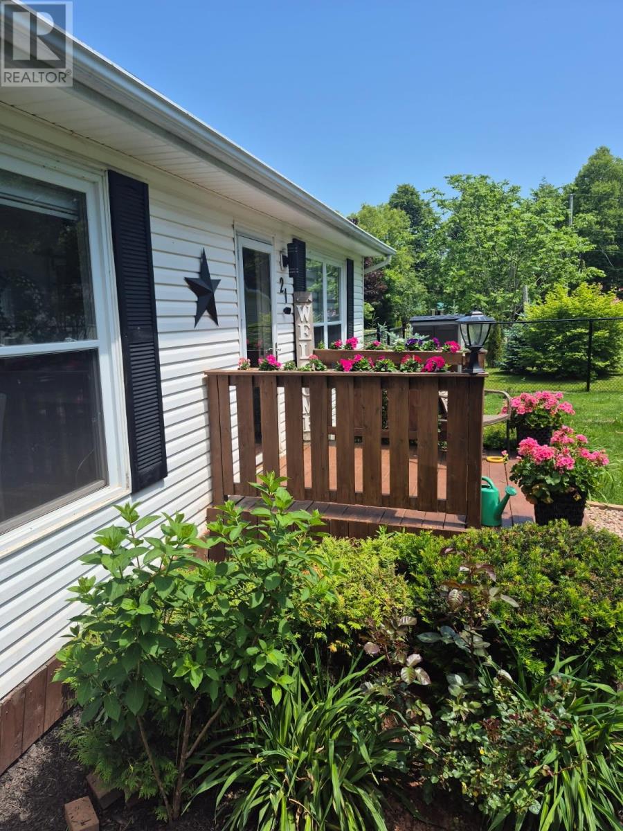 21 Garden Lane, Stratford, Prince Edward Island  C1B 2P7 - Photo 2 - 202512343