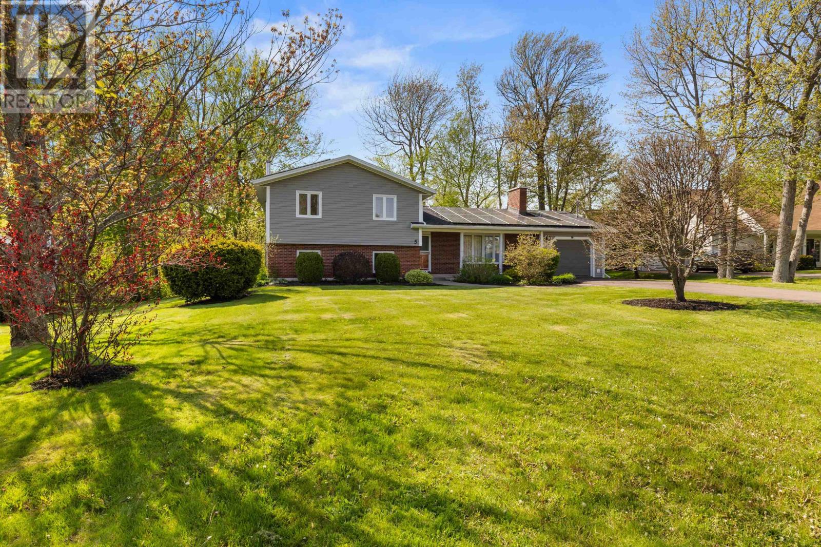 5 Bardin, Charlottetown, Prince Edward Island  C1E 1L8 - Photo 1 - 202512921