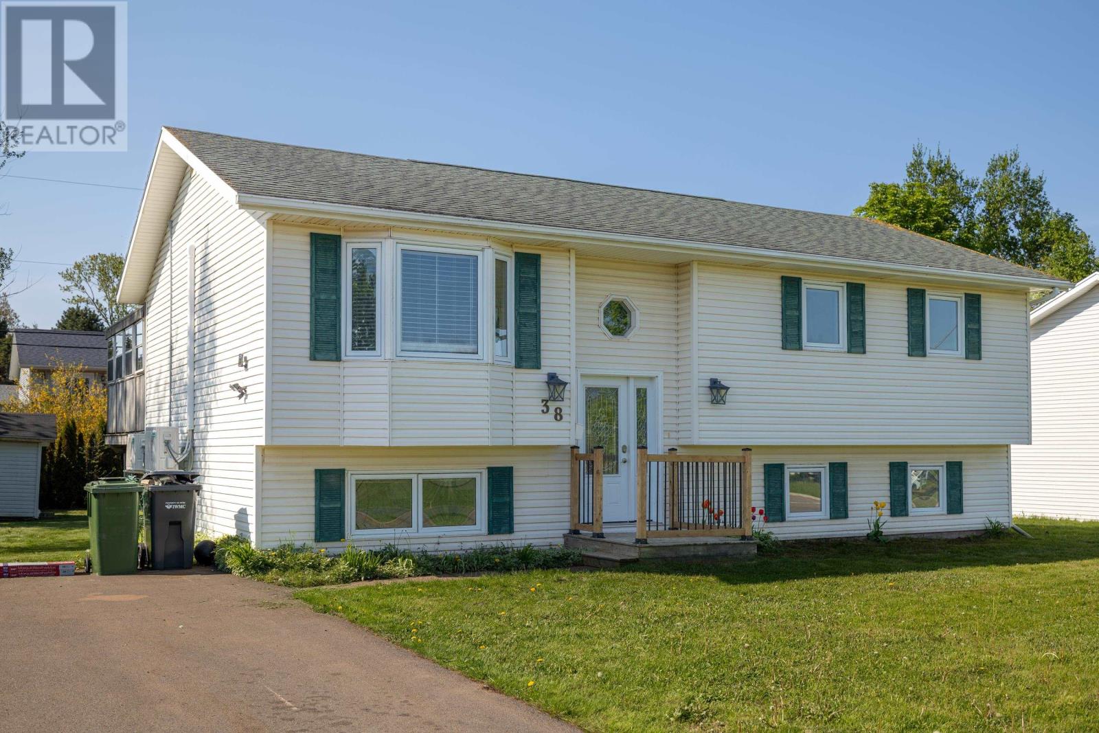 38 Glenthorn, Charlottetown, Prince Edward Island  C1A 9B5 - Photo 1 - 202513166