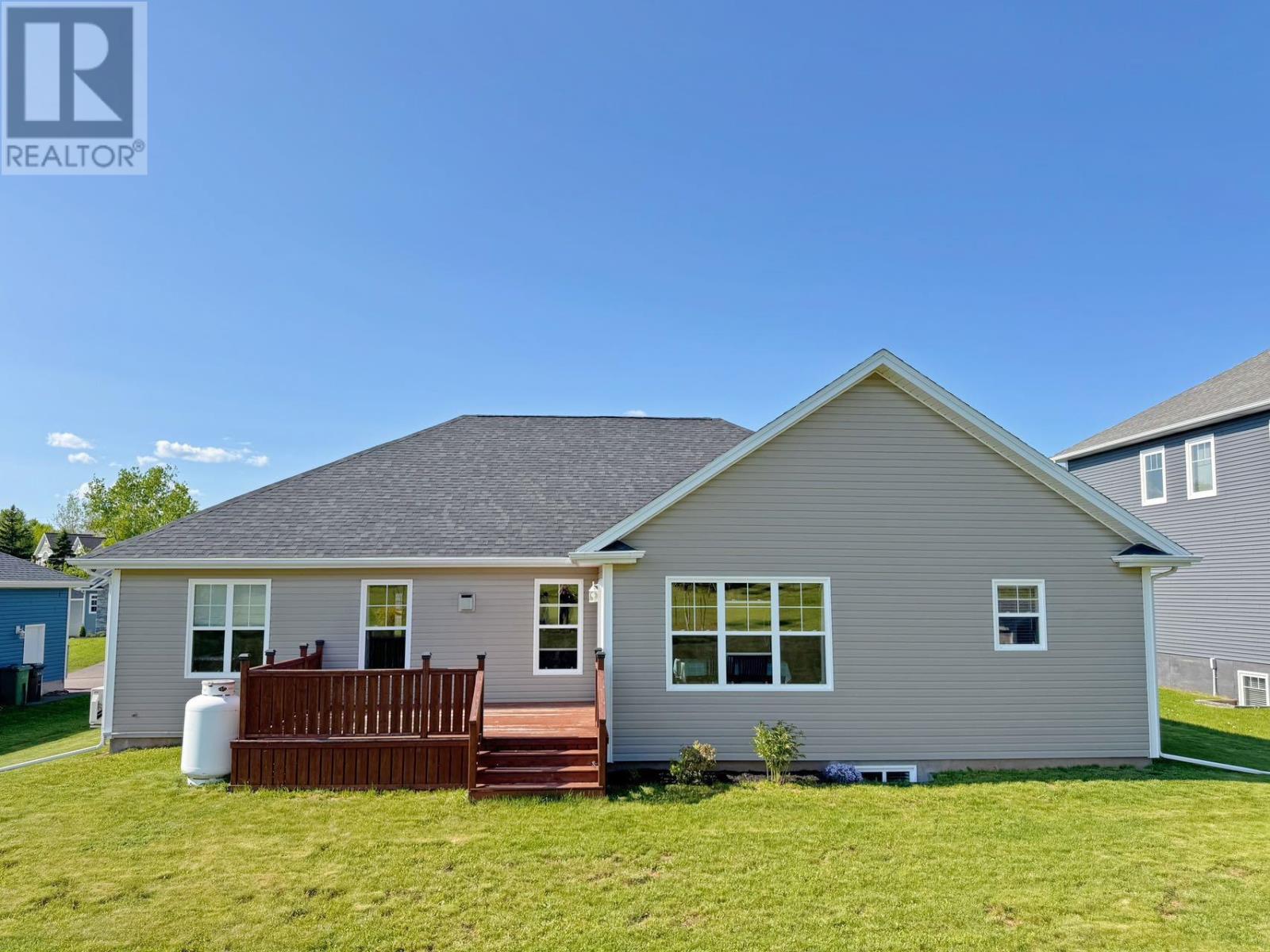 33 St. George Crescent, Stratford, Prince Edward Island  C1B 3X3 - Photo 4 - 202513549