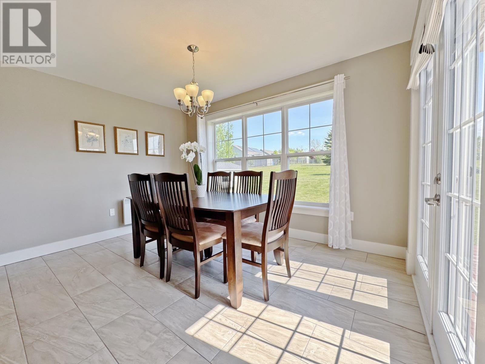33 St. George Crescent, Stratford, Prince Edward Island  C1B 3X3 - Photo 8 - 202513549