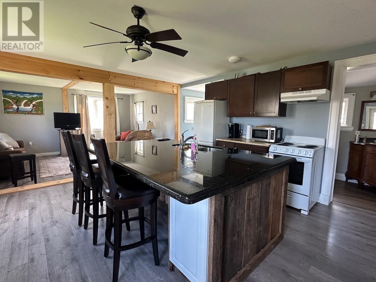 33 Knights Avenue, Souris, Prince Edward Island  C0A 2B0 - Photo 5 - 202513892